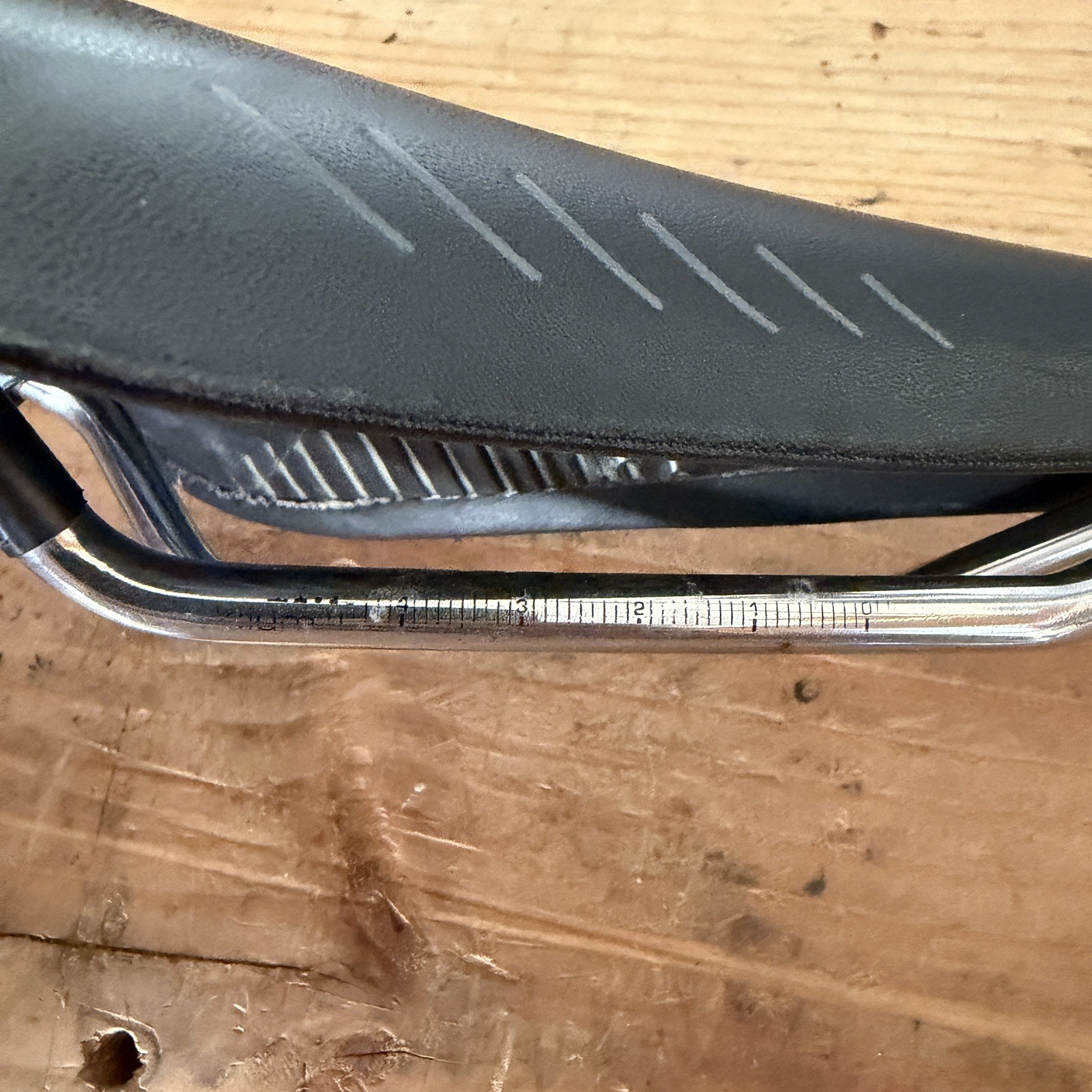Fizik Arione Classic Road Bike Saddle 7x 7mm Kium CrMo Rail 130mm