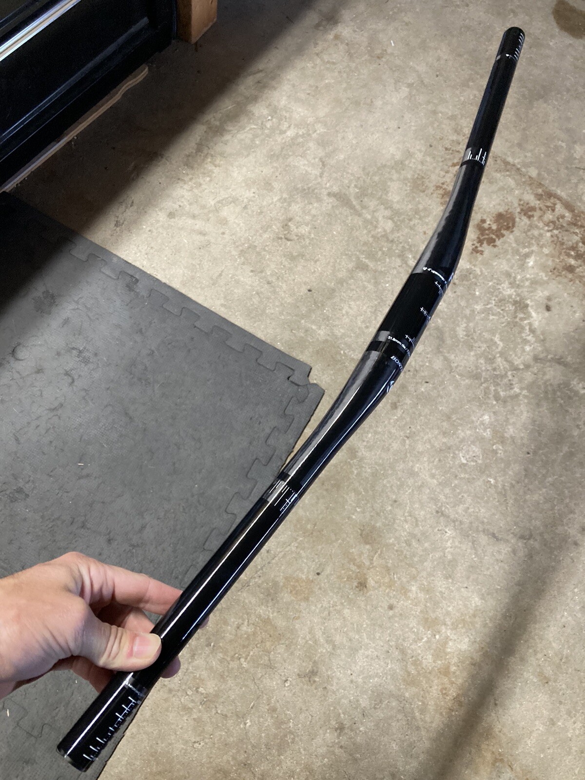 Bontrager RXL carbon fiber handlebar 31.8 x 720mm mountain bike flat bars