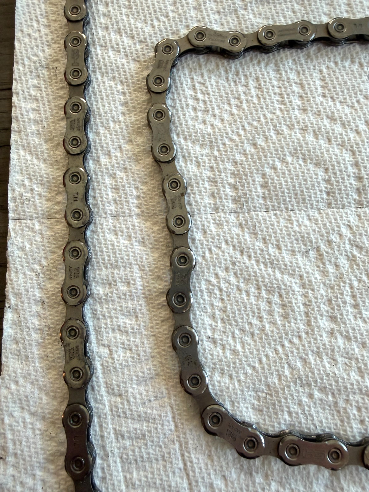 Shimano 12 spd chain 105 CN-M7100, 108 links, 2 Quick-Link connectors, light use