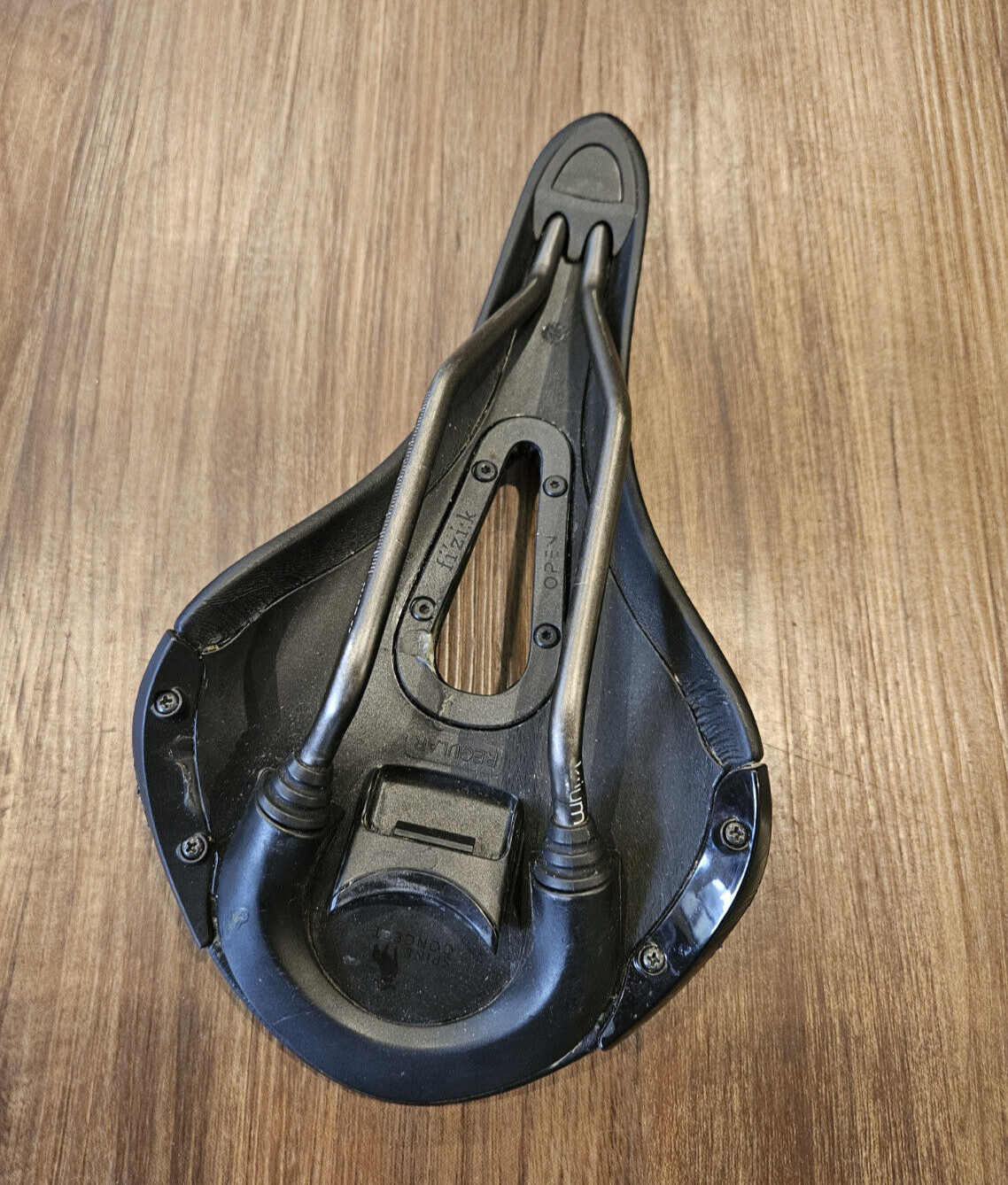 Fizik Aliante R3 Open Cycling Saddle, Black, Regular
