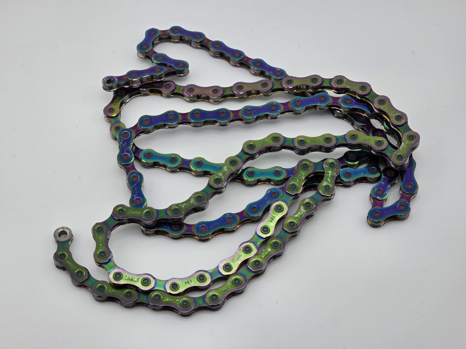 SRAM XX1 Eagle 12-Speed Solid Pin Chain – Rainbow/Oil Slick 117 Links 0.25% Wear