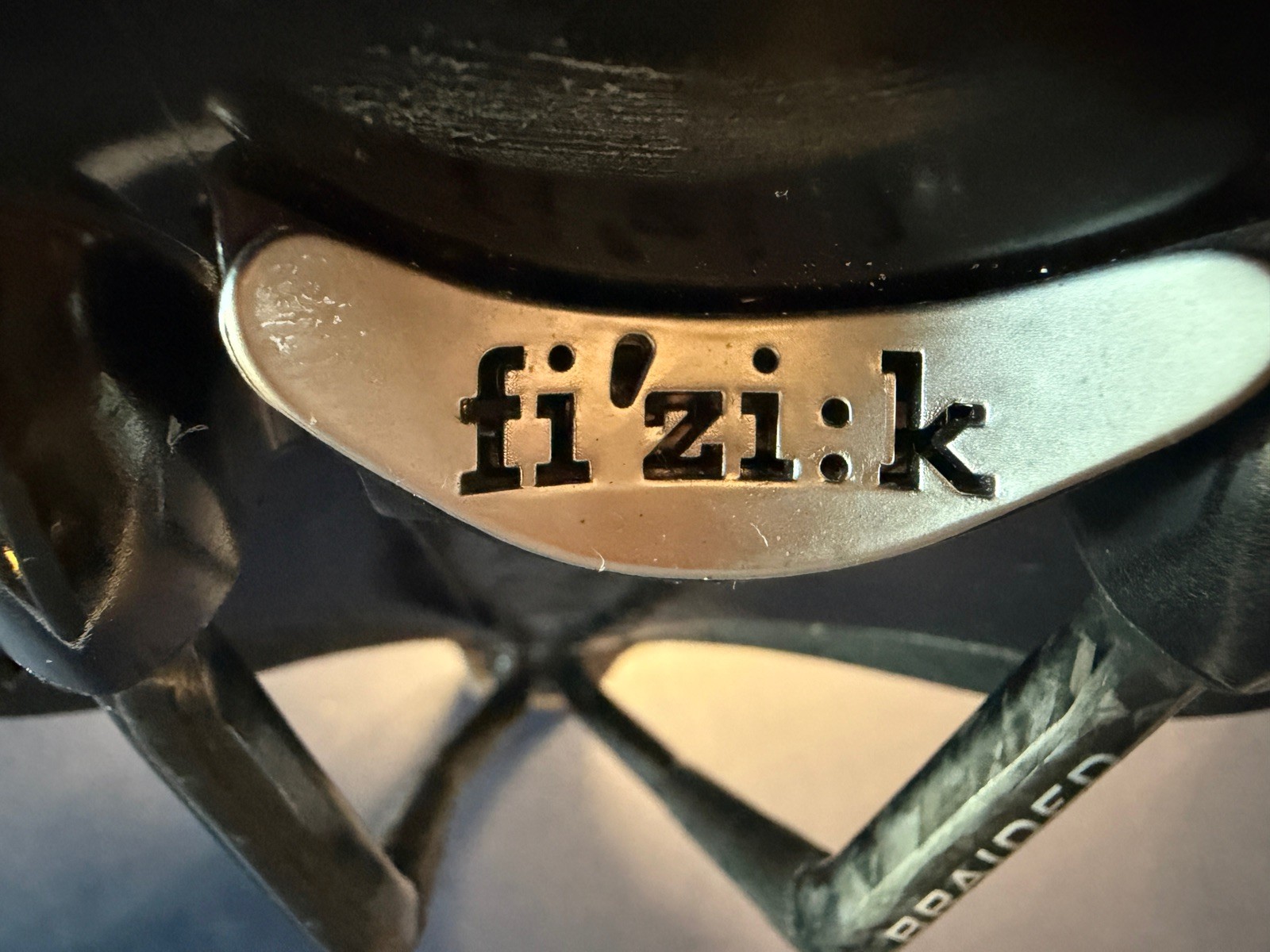 Fizik Tundra 2 Carbon Braided Saddle. Weight – 209g