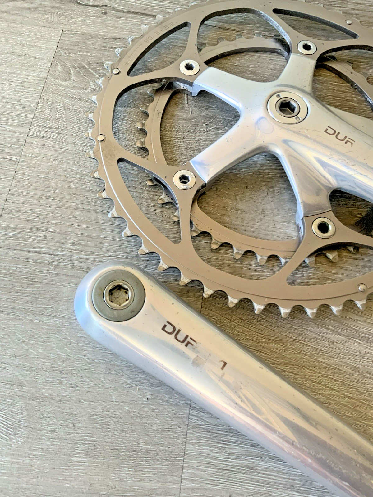 SHIMANO DURA ACE CRANKSET 7701 DOUBLE 53-39 TOOTH 175 MM ARMS OCTALINK