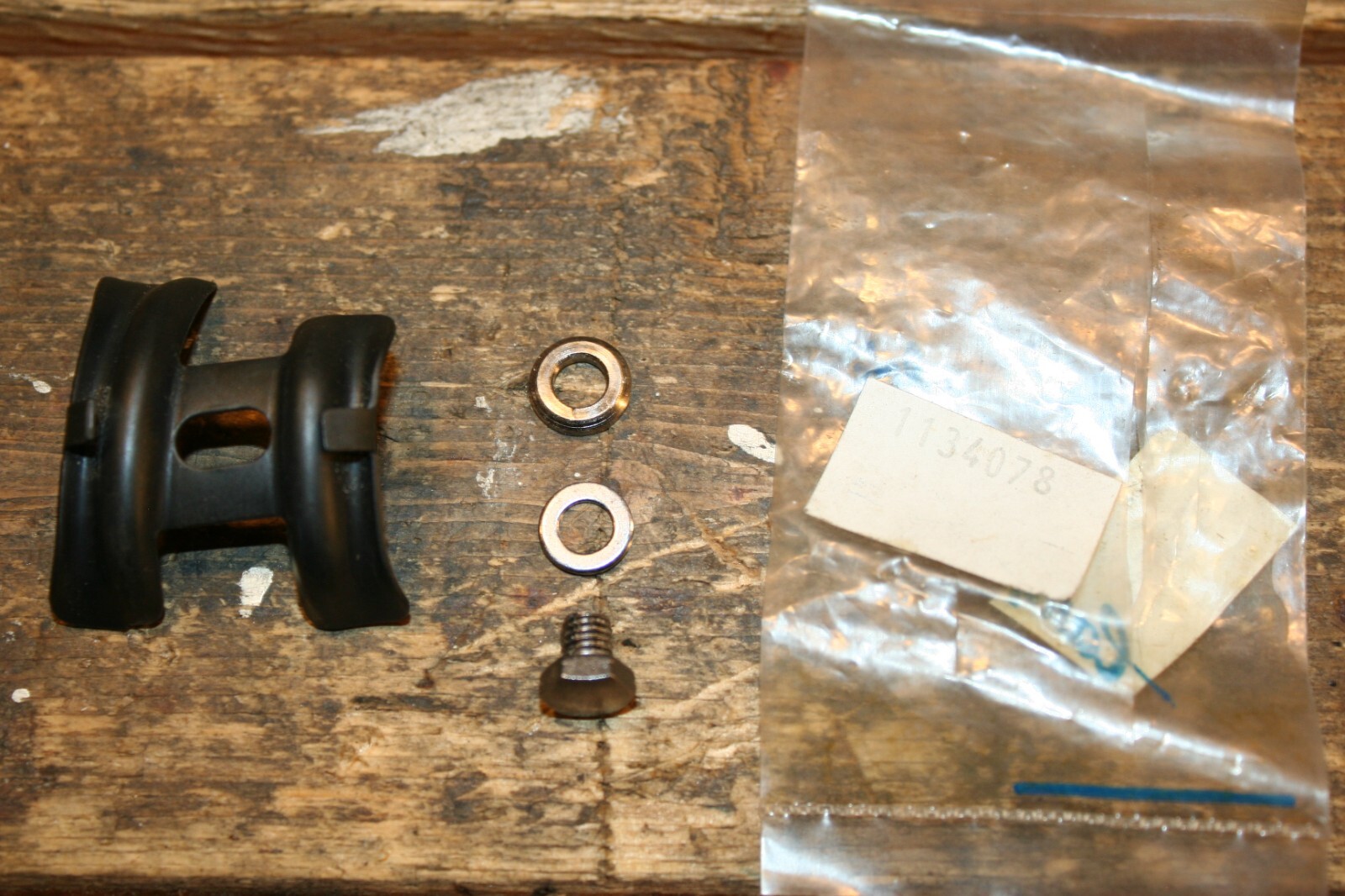 NOS CAMPAGNOLO Bottom Bracket Metal Cable Guide • Part #1134078 New-in-Package