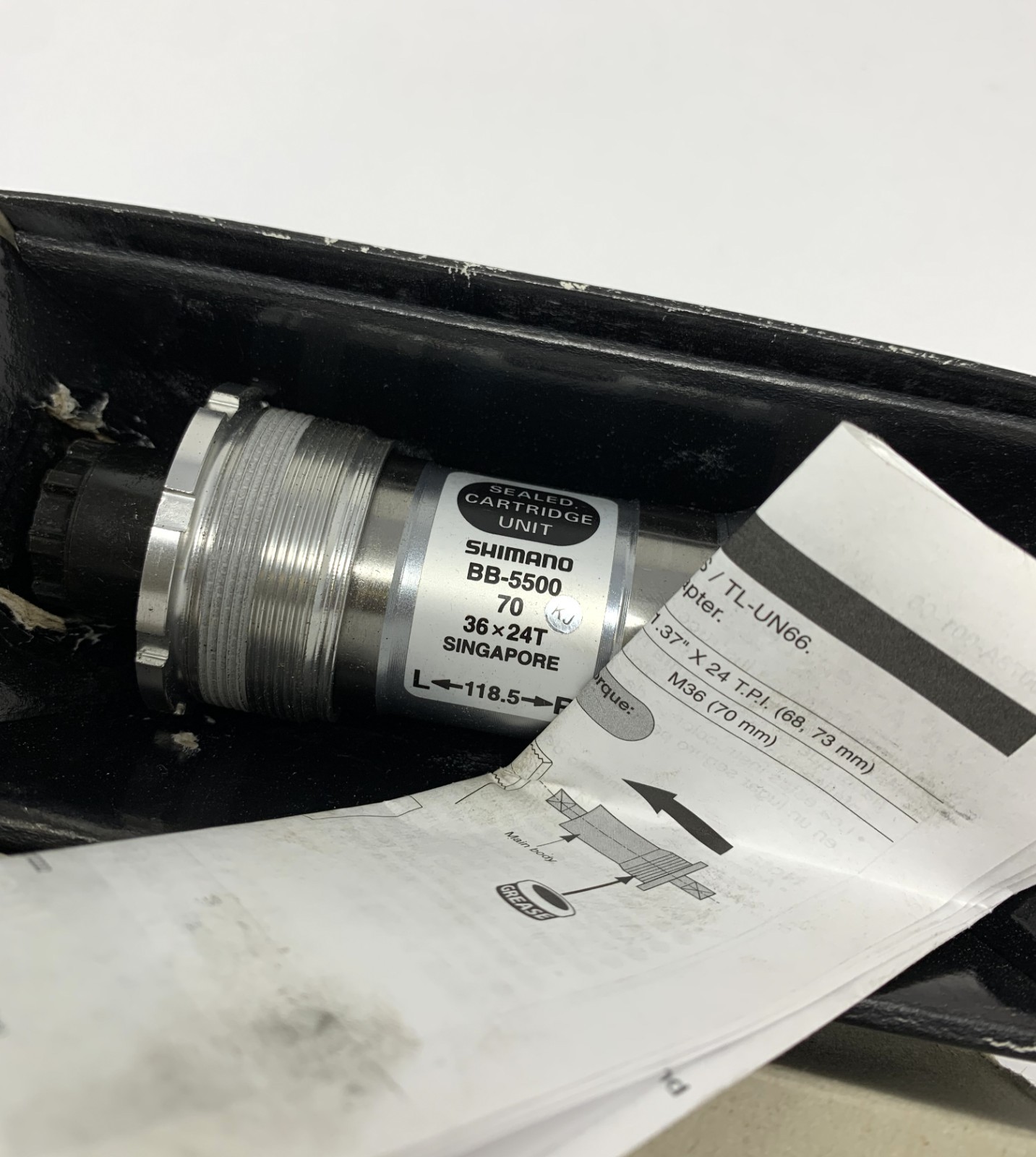 Shimano 105 BB-5500 Octalink V1 70mm Italian 118.5mm Length Bottom Bracket – NOS