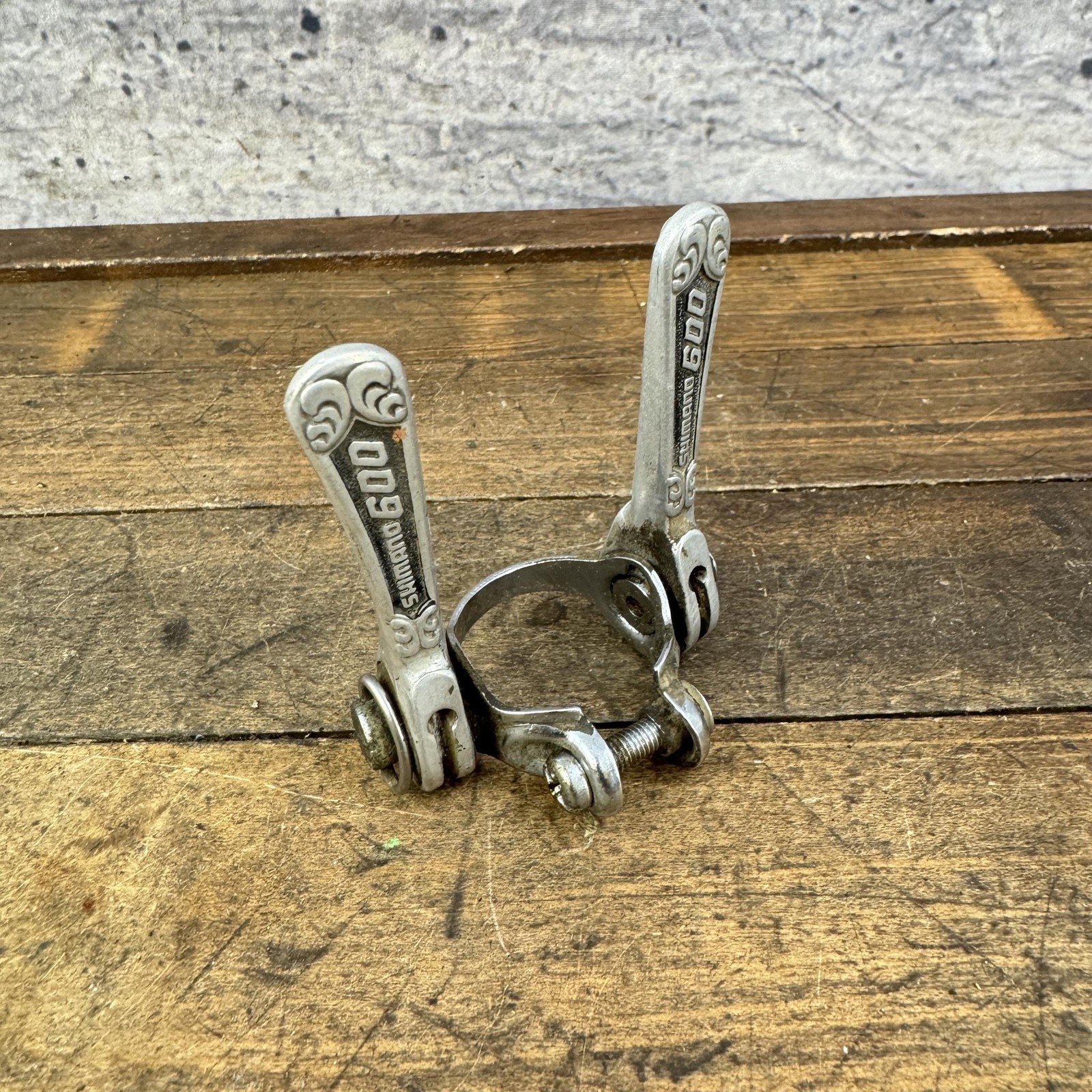 Vintage Shimano 600 Arabesque Shift Levers Shifter Set 28.6 Clamp Road 70s 80s