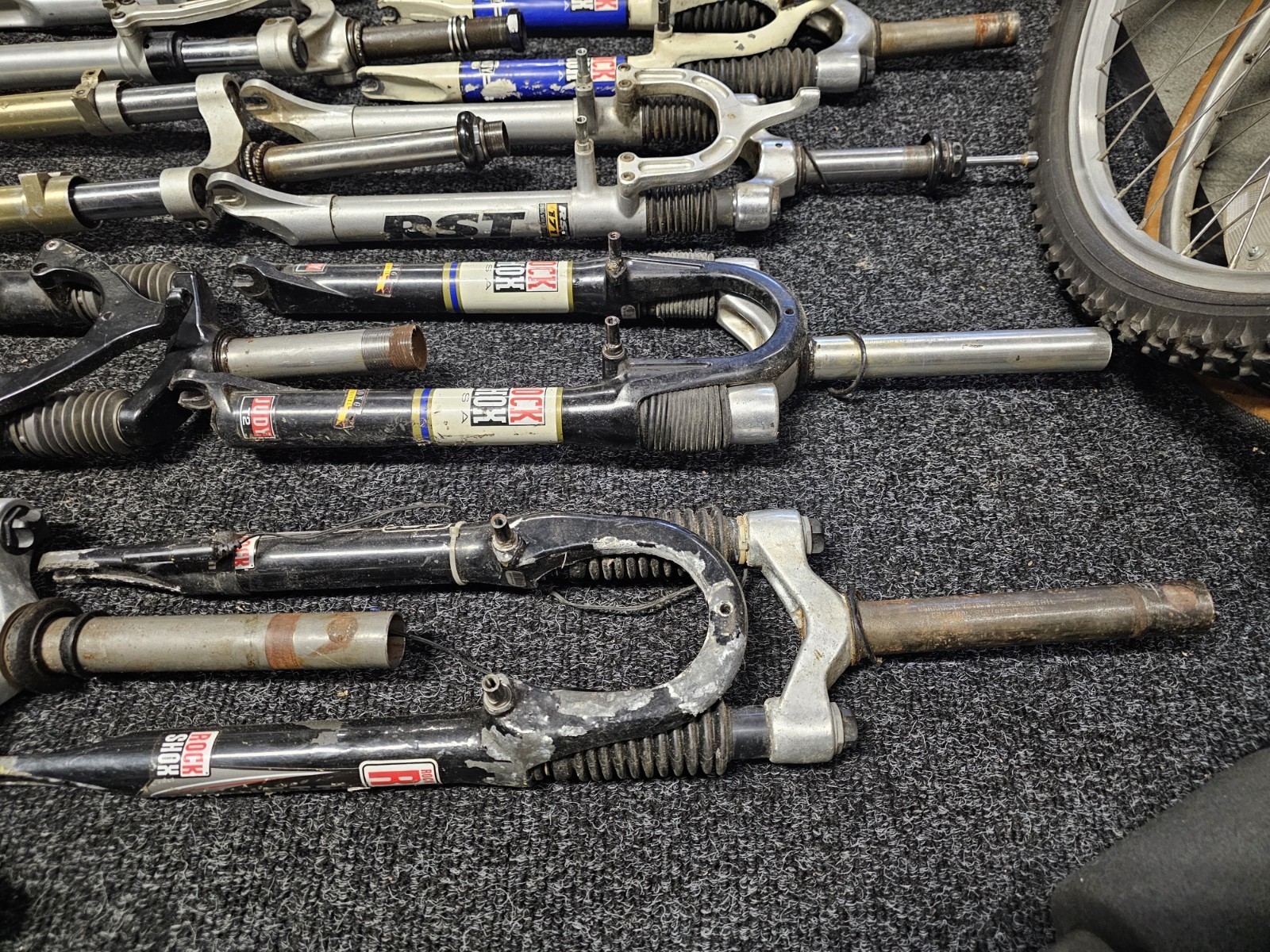 Vintage Suspension Forks, 26″ ROCKSHOX, Manitou, Specialized, RST. Etc