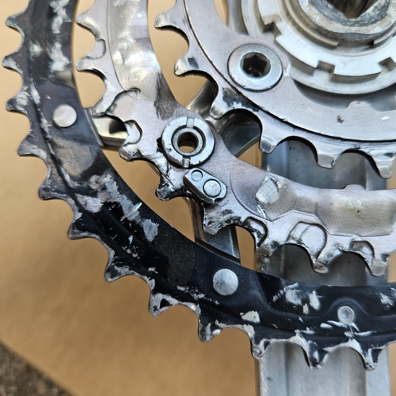 Shimano Deore LX 175mm Triple Crankset FC-M569 44/32/22 Square Taper 104/64 BCD