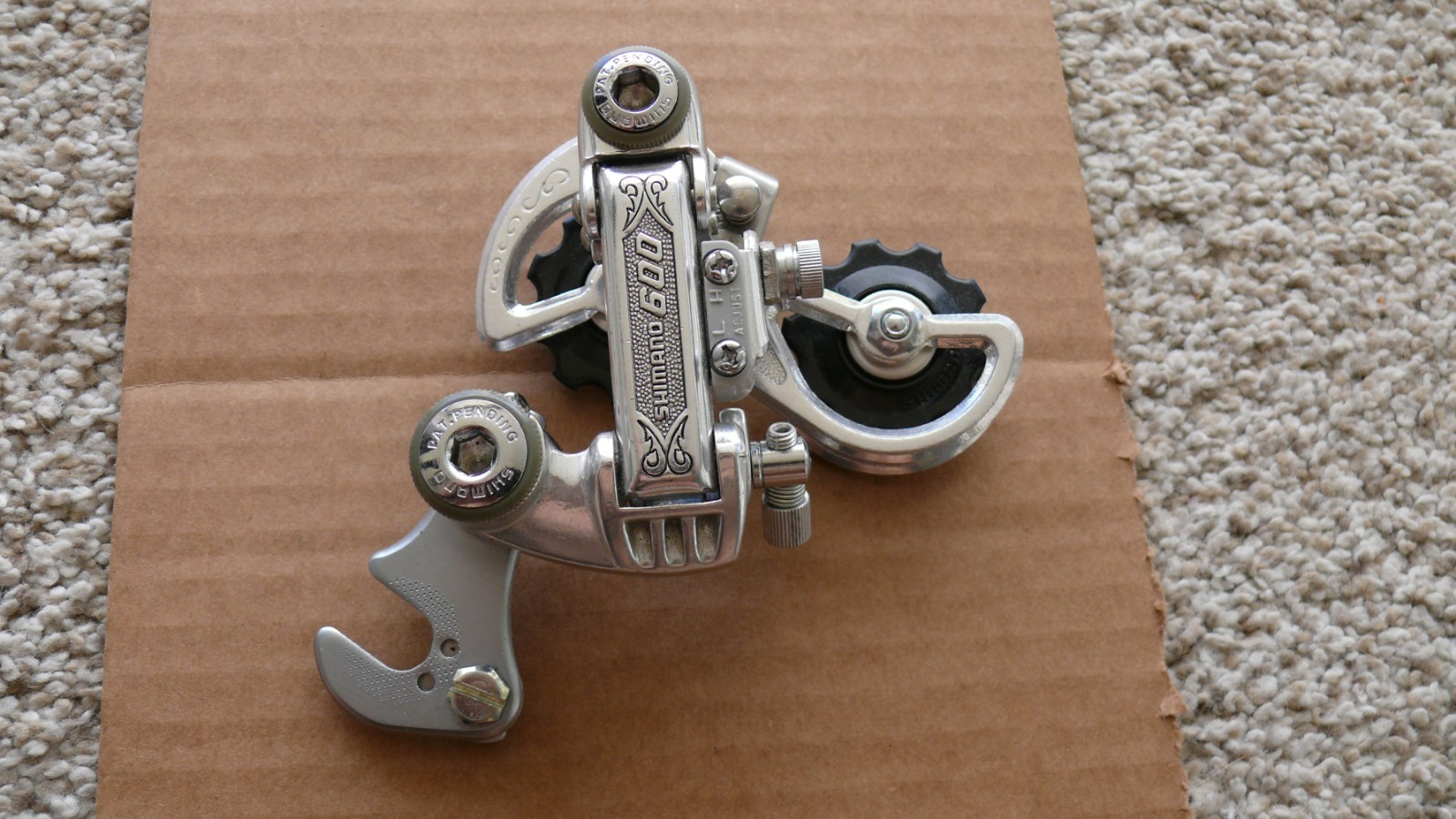Shimano 600 Rear Arabesque Rear Derailleur NOS