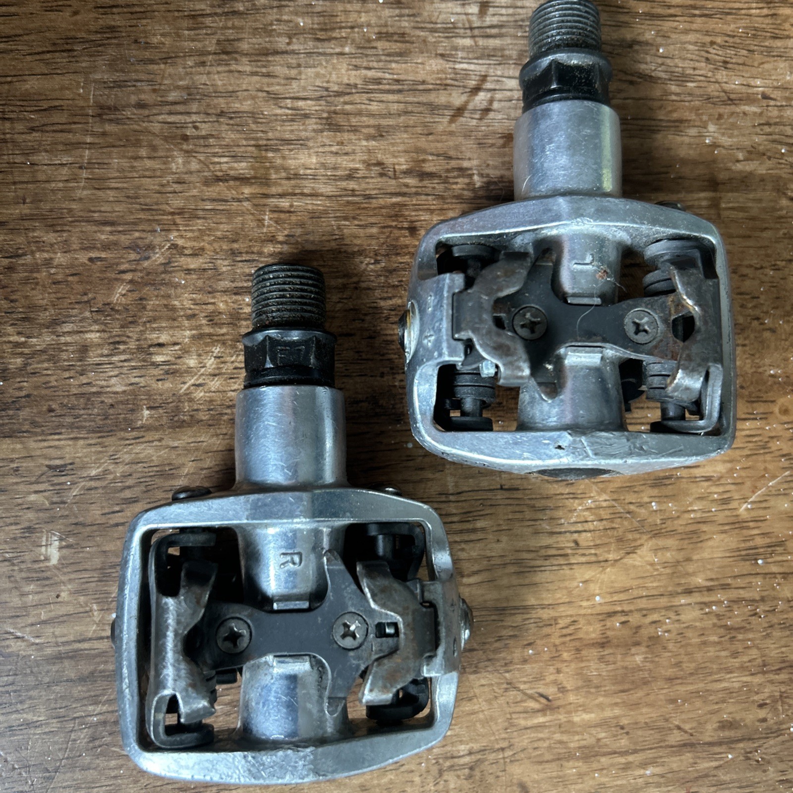 Wellgo Clipless Pedals WPD-823 SPD Compatible Pair Black Mountain Gravel 9/16