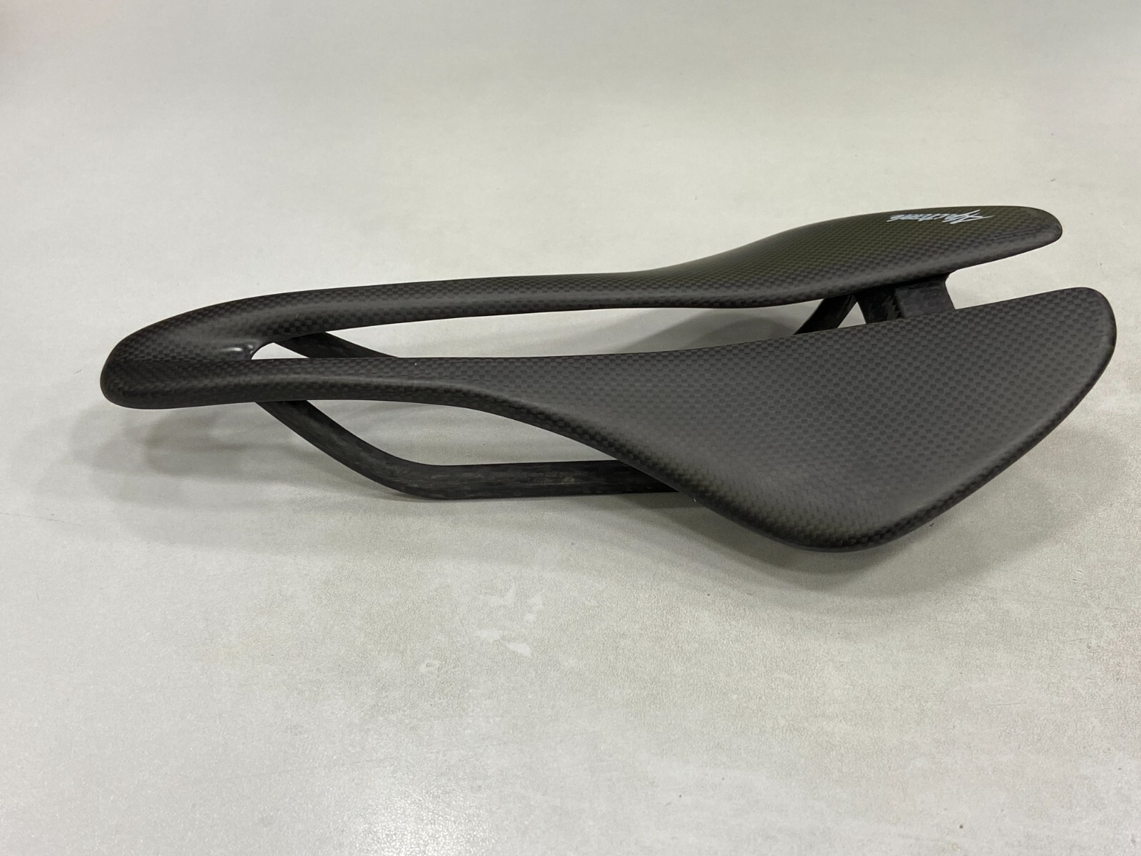 Alpitude Gardena Carbon Modern Road Saddle (128mm/140mm/150mm) 1K Plain Black