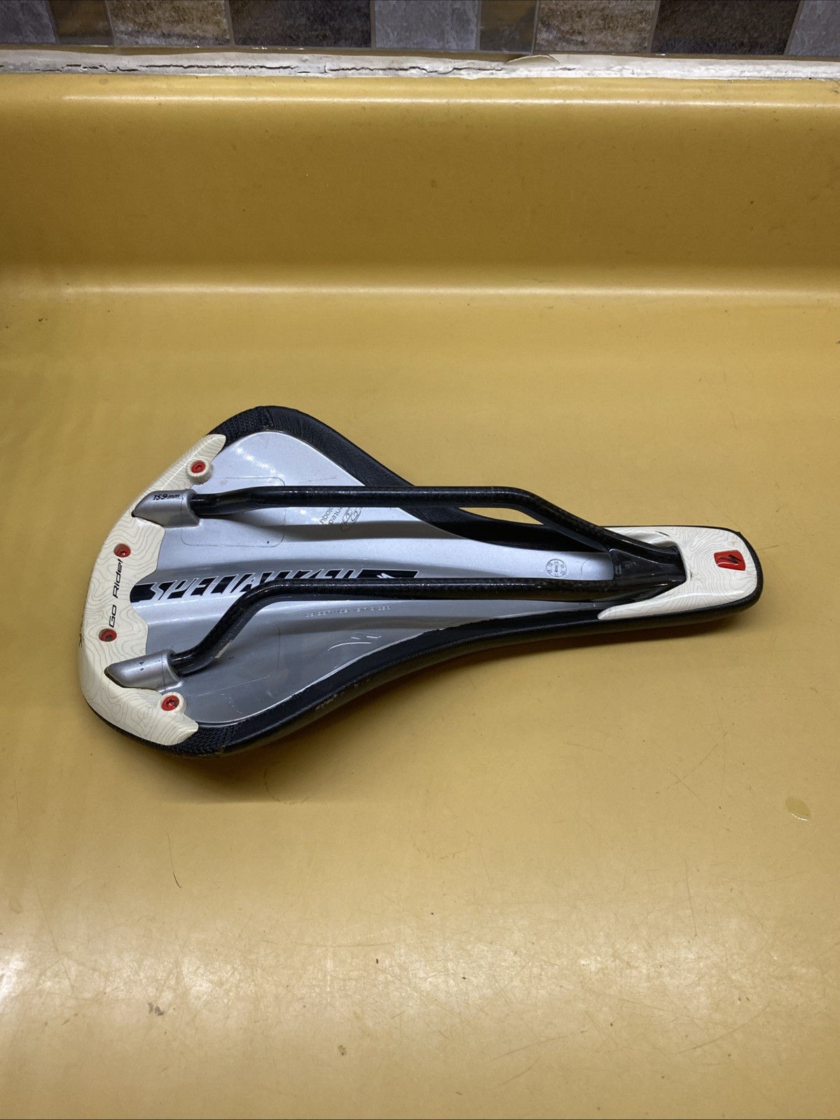 Black Specialized Henge Pro Carbon Body Geometry 260m X 159mm Carbon Rail Saddle