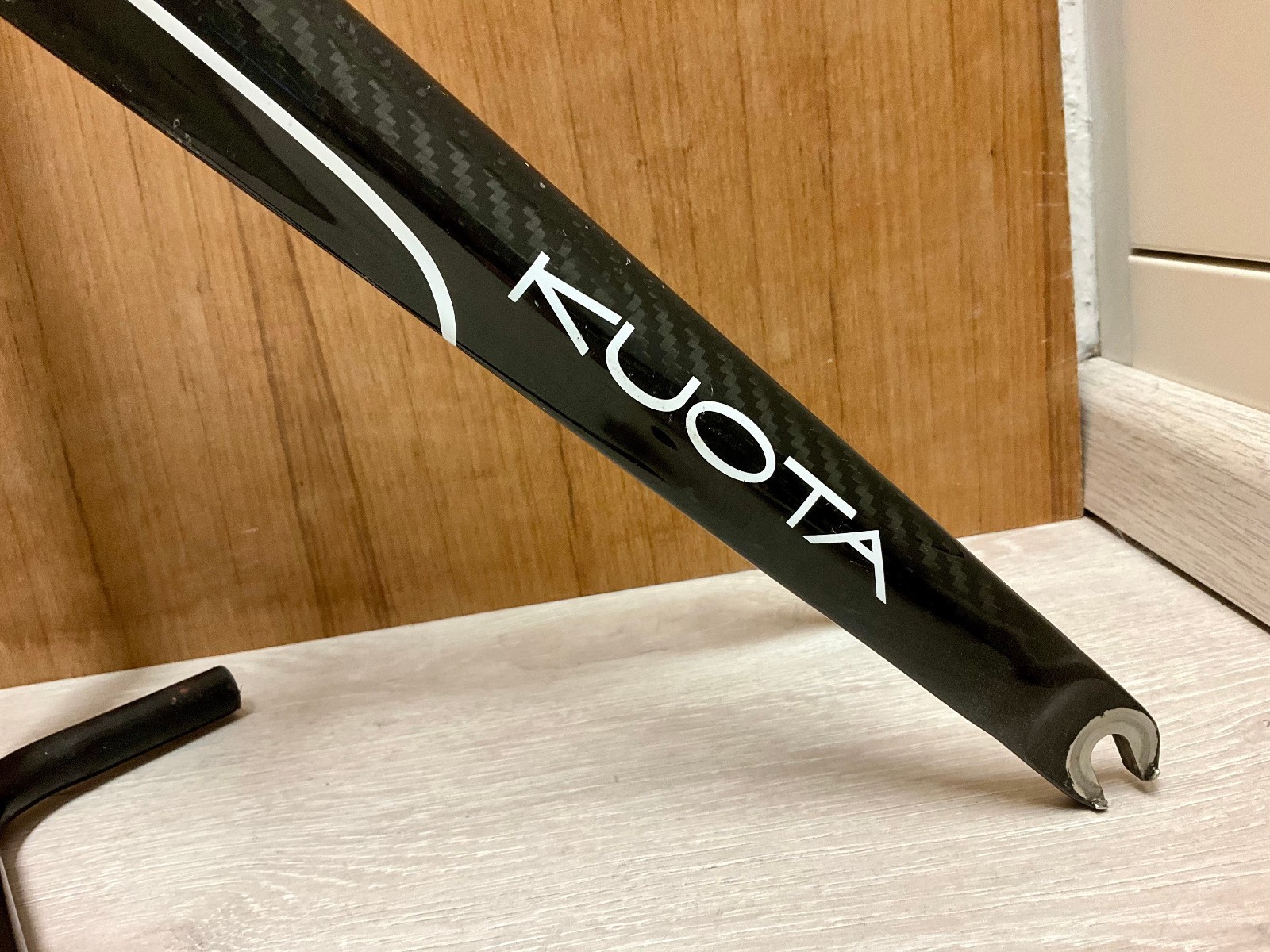 Nice Kuota Pure Carbon Fork / Forks 1 1/8″ 700c Low Miles 365gr. steerer 211mm