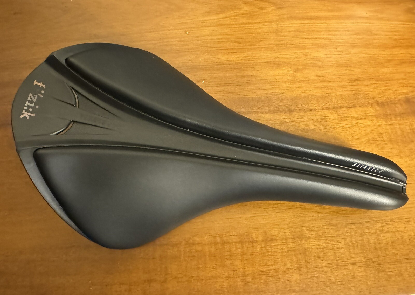 fizik aliante r3 Large Versus Evo