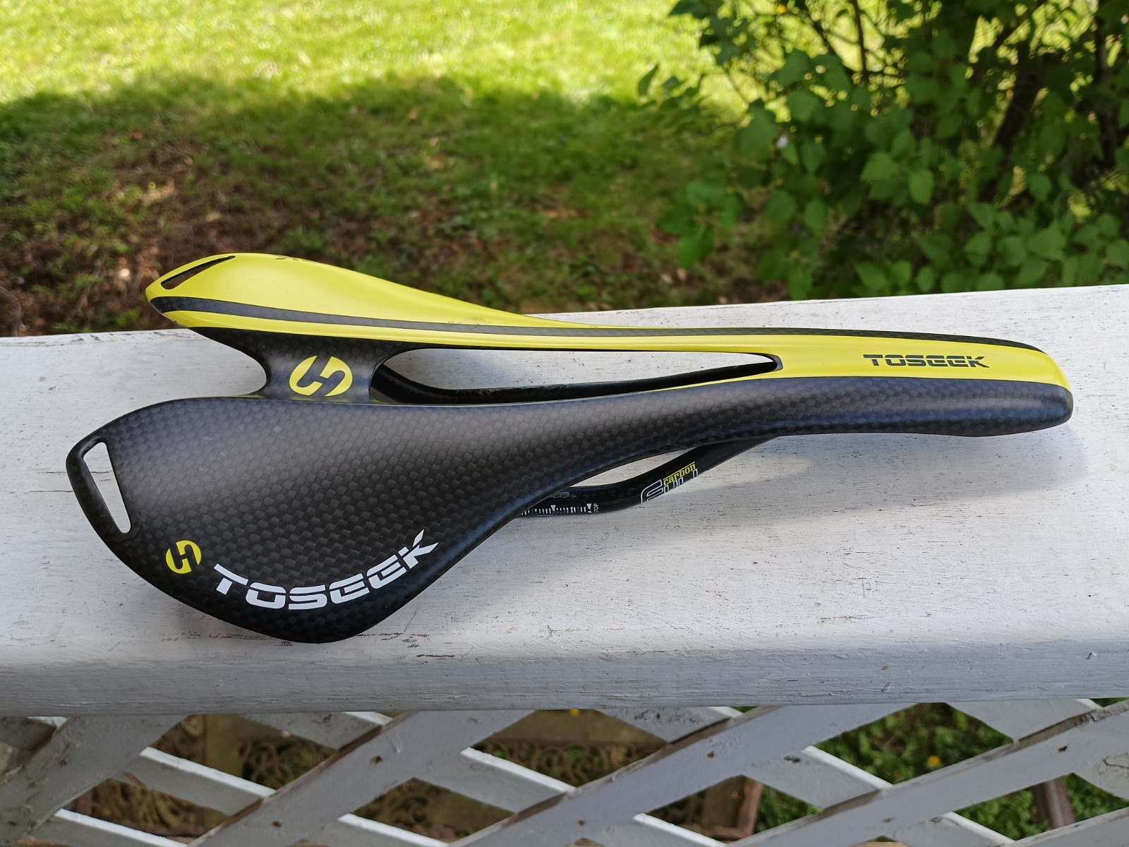 TOSEEK Full Carbon Fiber Bicycle Saddle Hollow Racing Seat 3.77 oz Yellow/Black