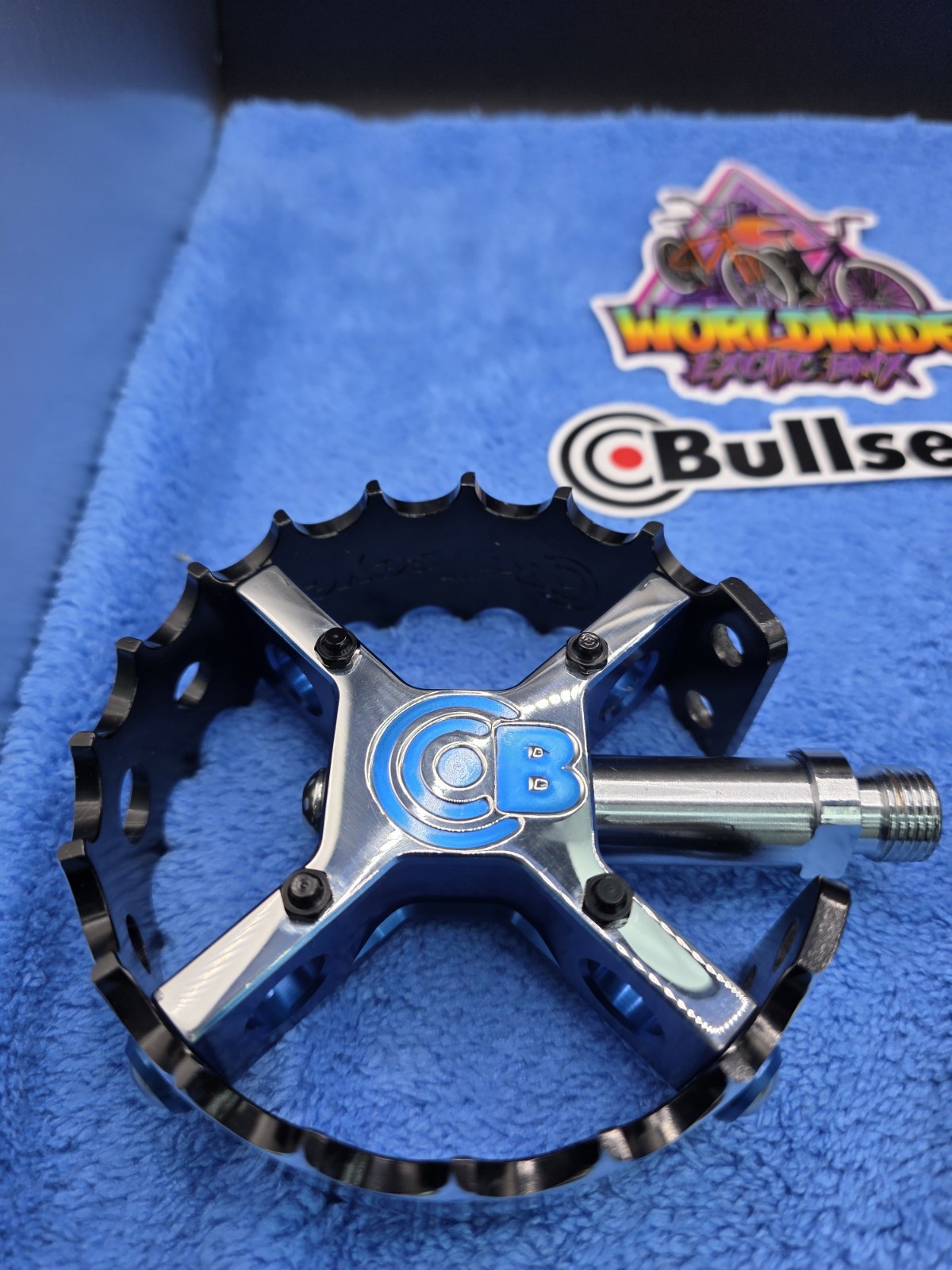 BULLSEYE 🎯 X WORLDWIDE NEW Collab Pedals Limited Edition BMX Se Bikes Hutch GT