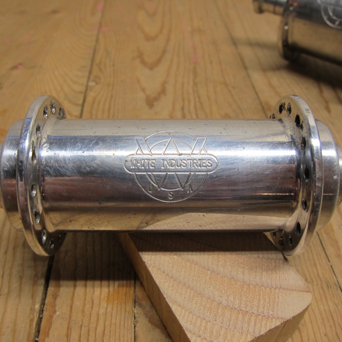 White Industries Tracker Hubs 100/135mm QR 32H Rim Brake HG 8/9/10 Vintage