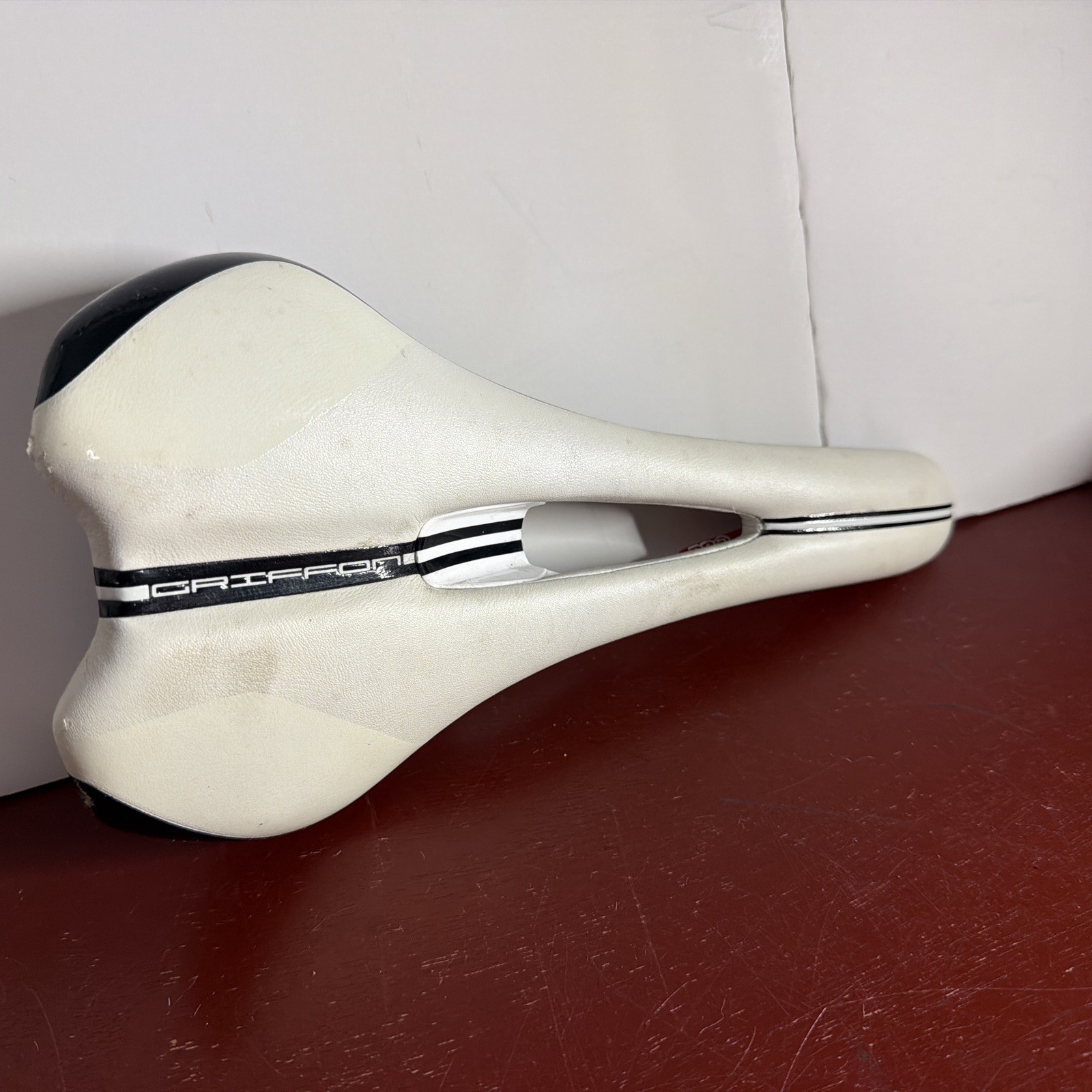Shimano PRO Griffon carbon rail saddle 142mm