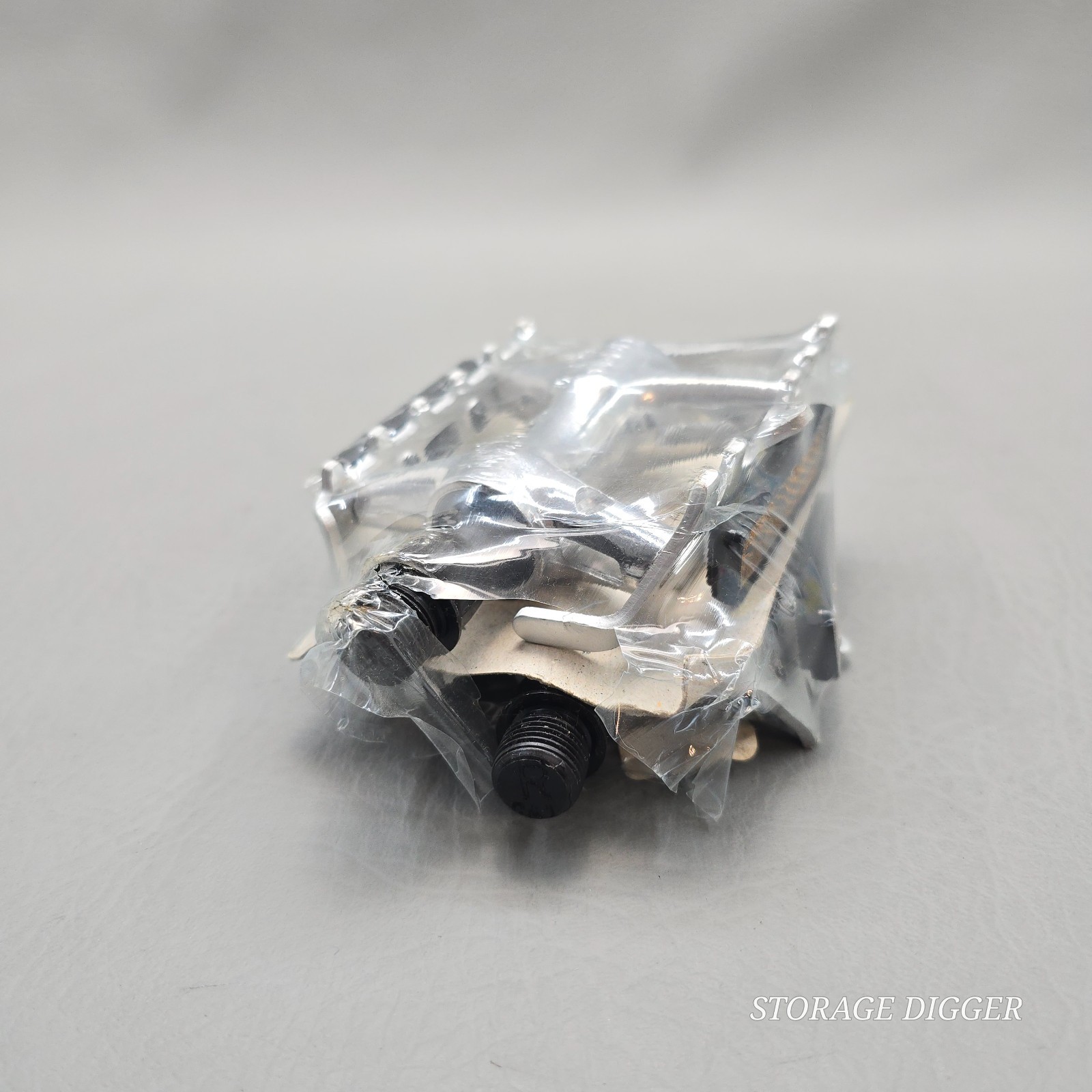 VTG NEW Nashbar 9/16″ K20427 Cage Pedals with Reflectors, Alloy/Steel, Taiwan