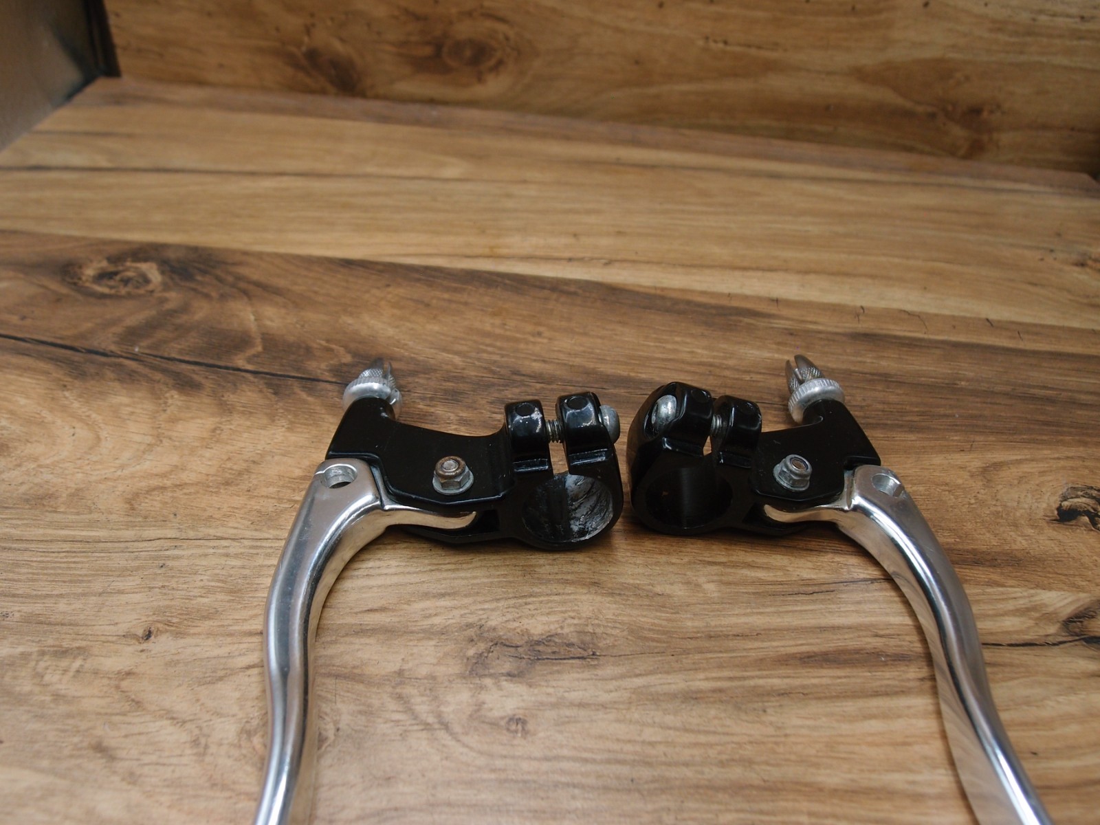 brake levers LEECHI for MTB 4 Finger 22.2 mm from 1980’s