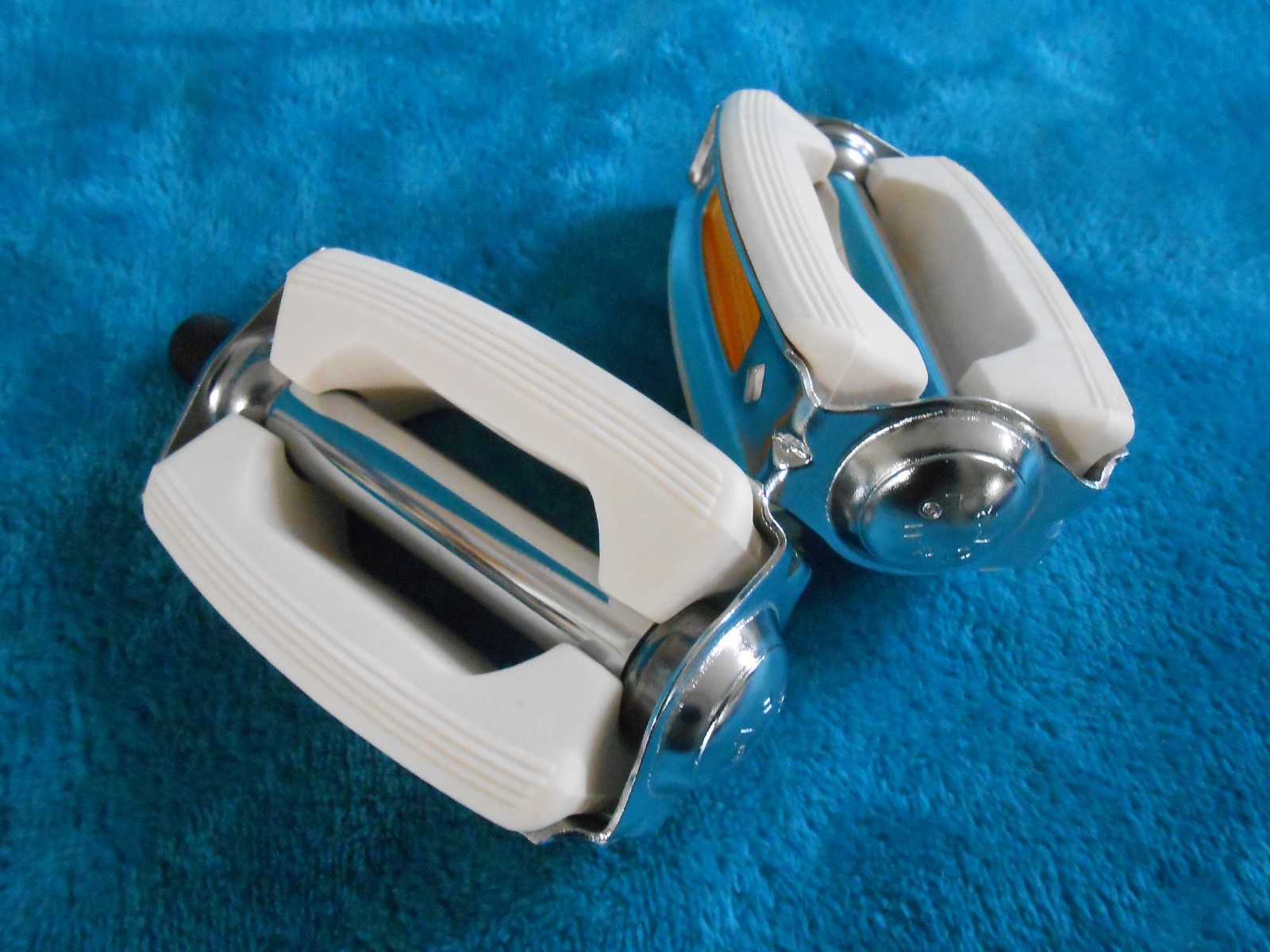 NEW BICYCLE 9/16» WHITE Chrome PEDALS FOR 3 PC. CRANK BIKES: BMX, MTB, Ebike