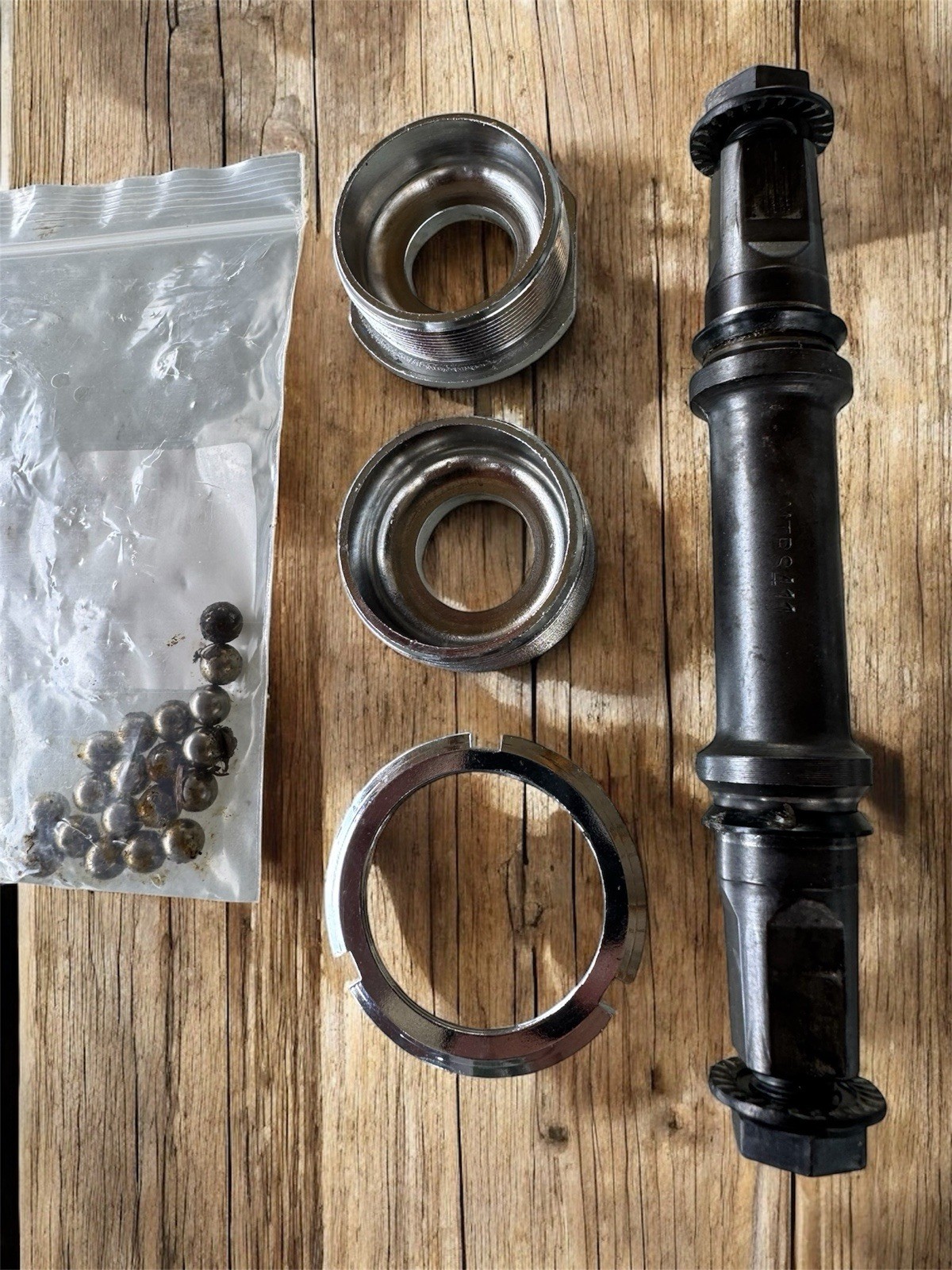 Fuji Bottom Bracket Set 1.37”x24T Japan