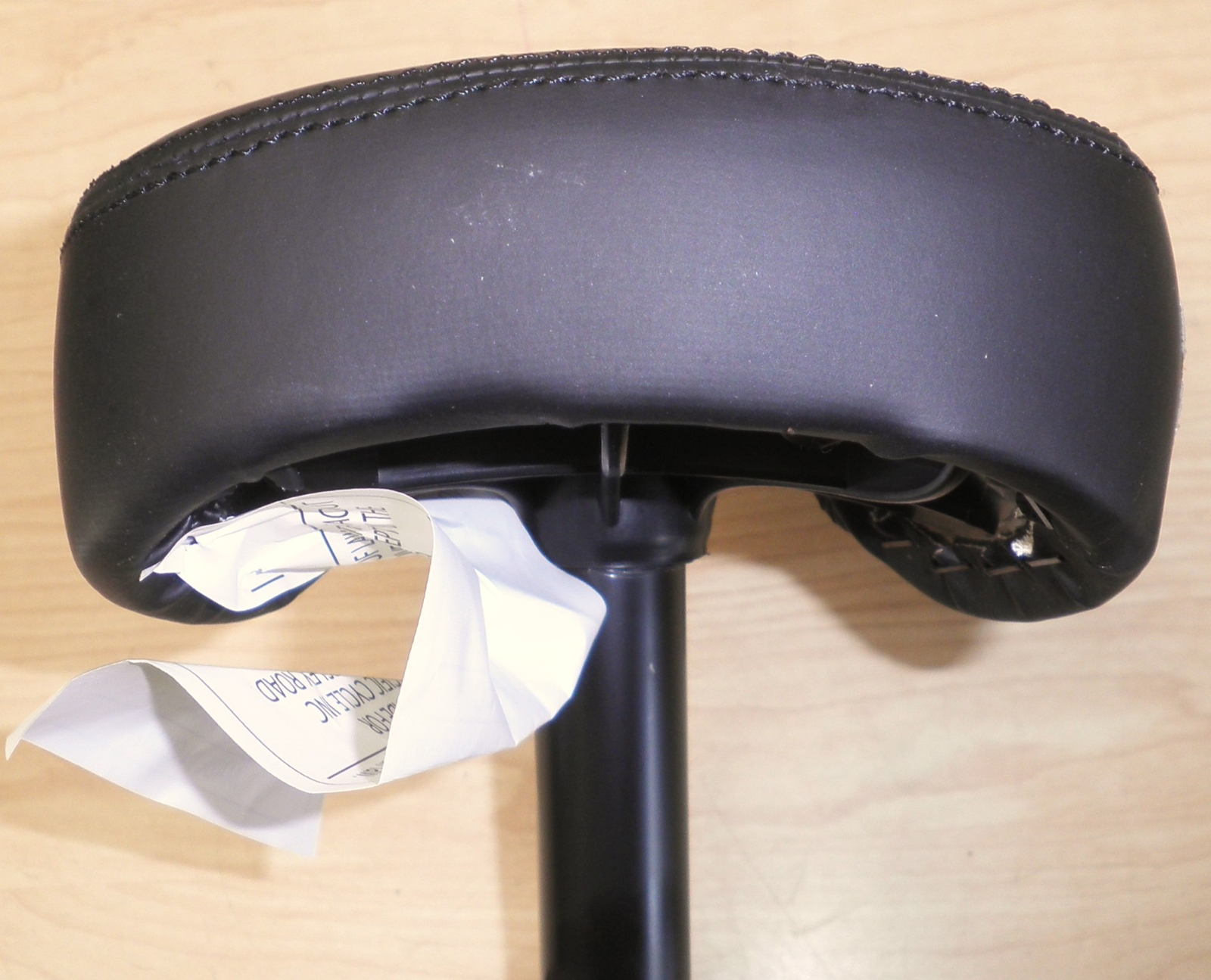 HB KIDS’ BLACK BIKE SADDLE/SEAT W/INTEGRADED SEATPOST 266-2