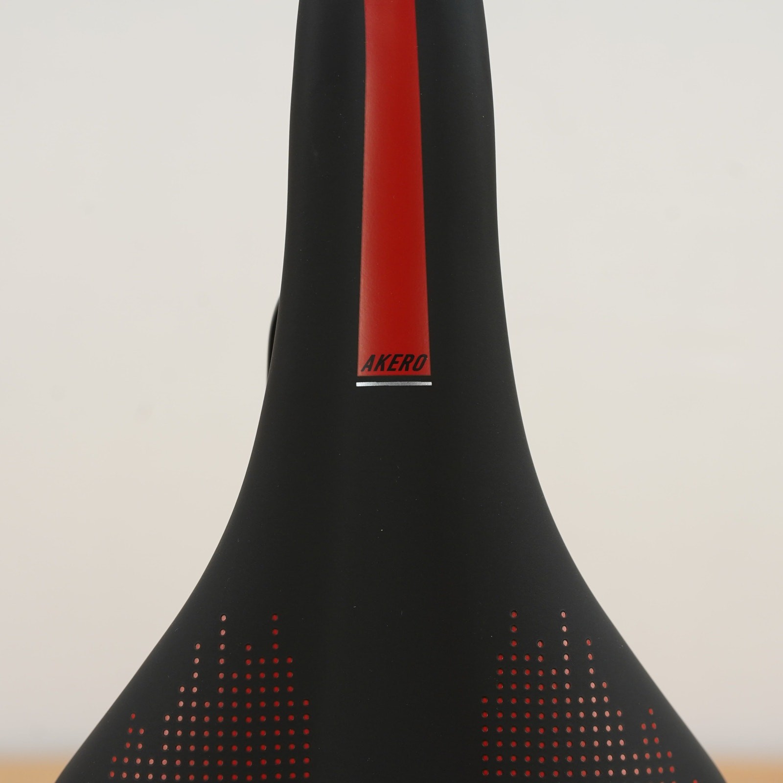 Prologo Akero STN Saddle Black/Red – NEW OEM