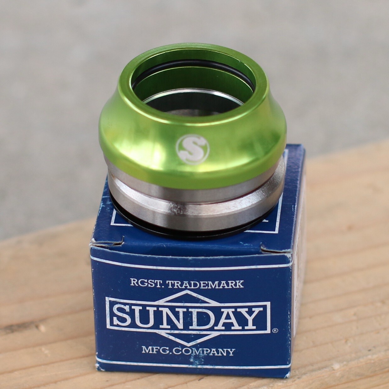 SUNDAY BMX CONICAL INTEGRATED BICYCLE HEADSET ELECTRO GREEN ODYSSEY CULT SHADOW
