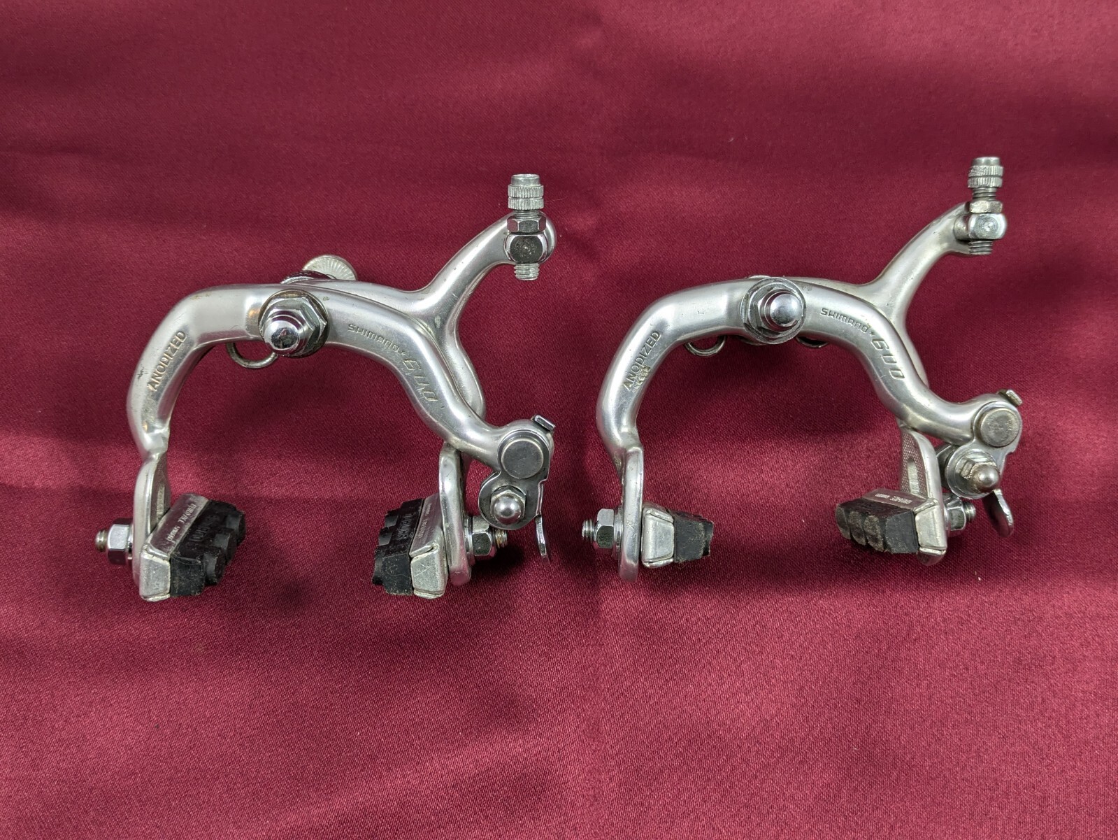 Shimano 600 Arabesque Brake Caliper F&R Set Ano Silver Dura-Ace Pads B42