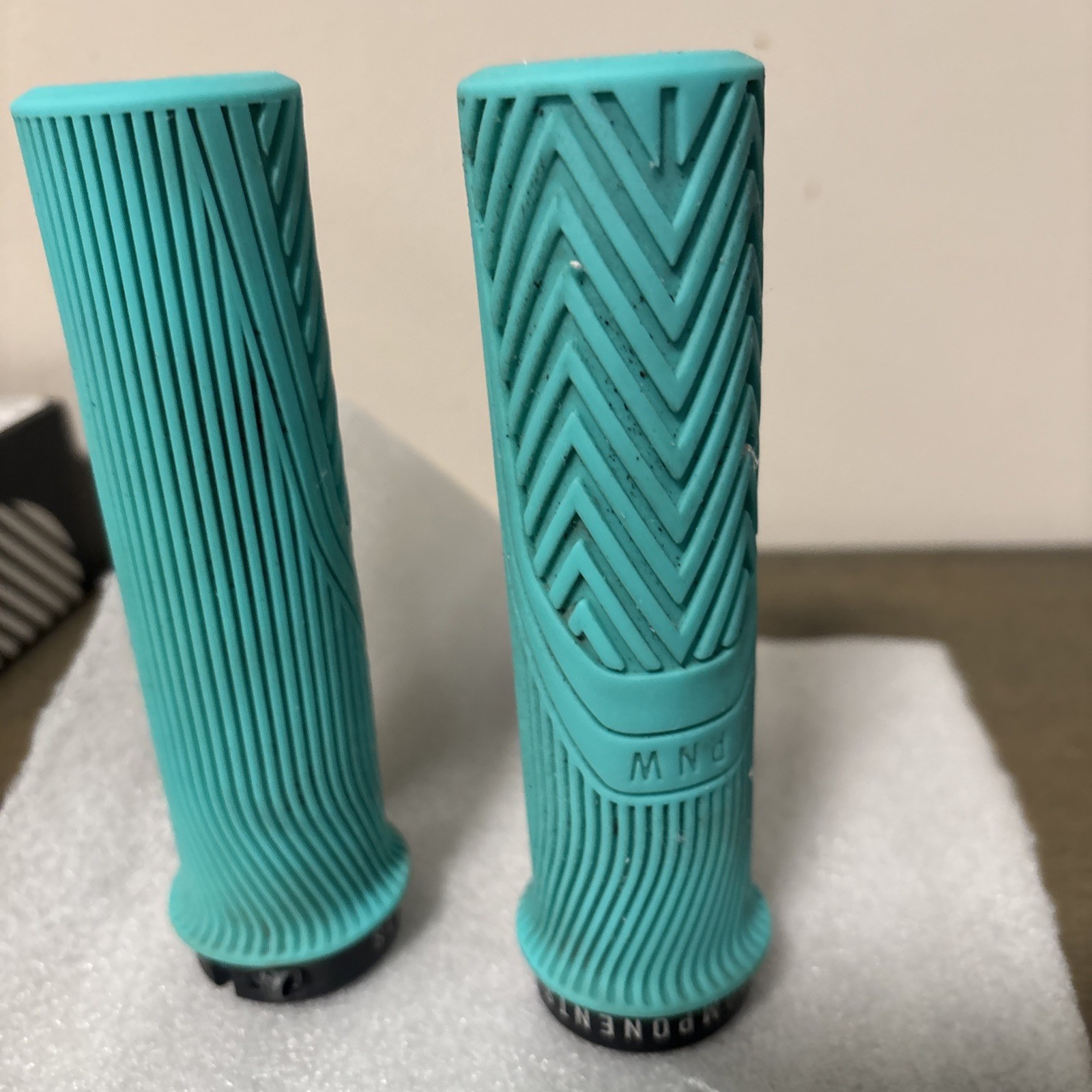 X Large Seafoam Teal Mountain Bike MTB Grips 30mm 34mm 25A Durometer Durable Set