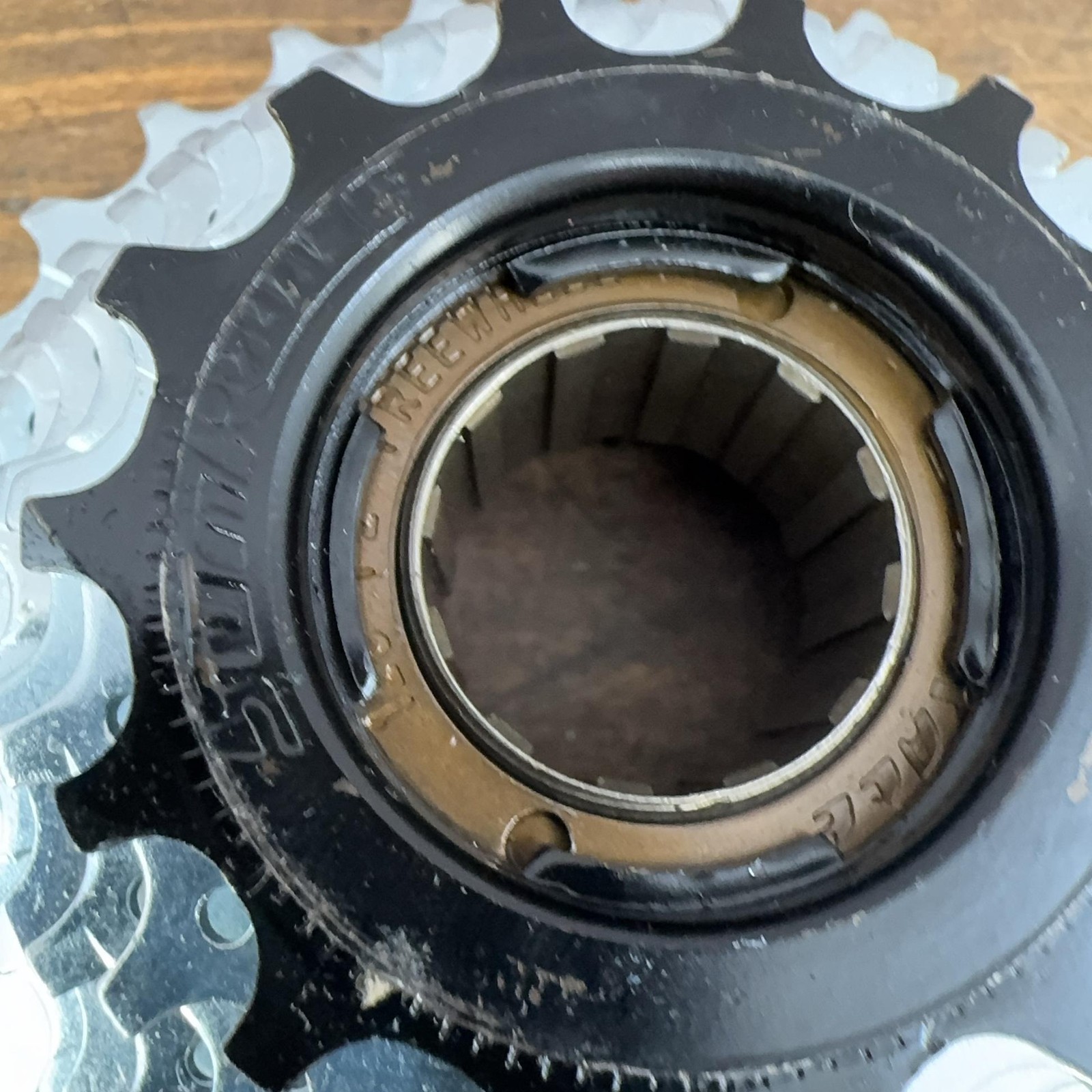 SunRace Freewheel 7 Speed 14-28T 28T Silver Steel Threaded Bike New Open Box