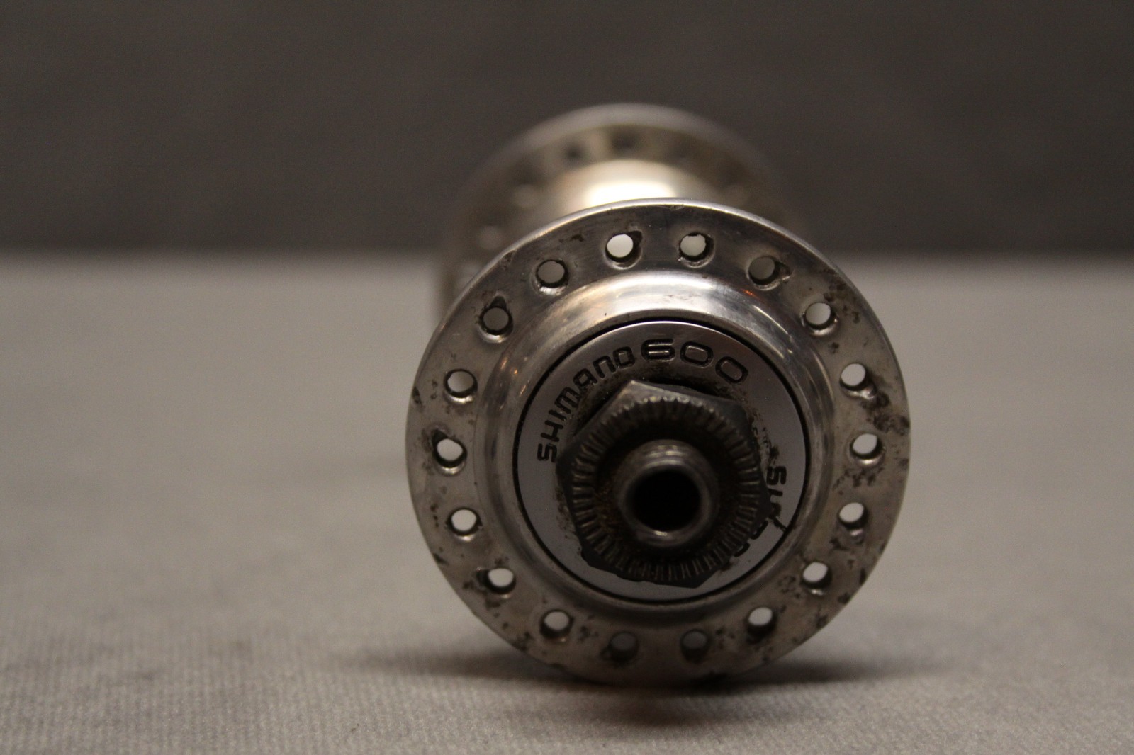 Shimano 600 HB-6207 36H 100 x 9 MM Front Hub