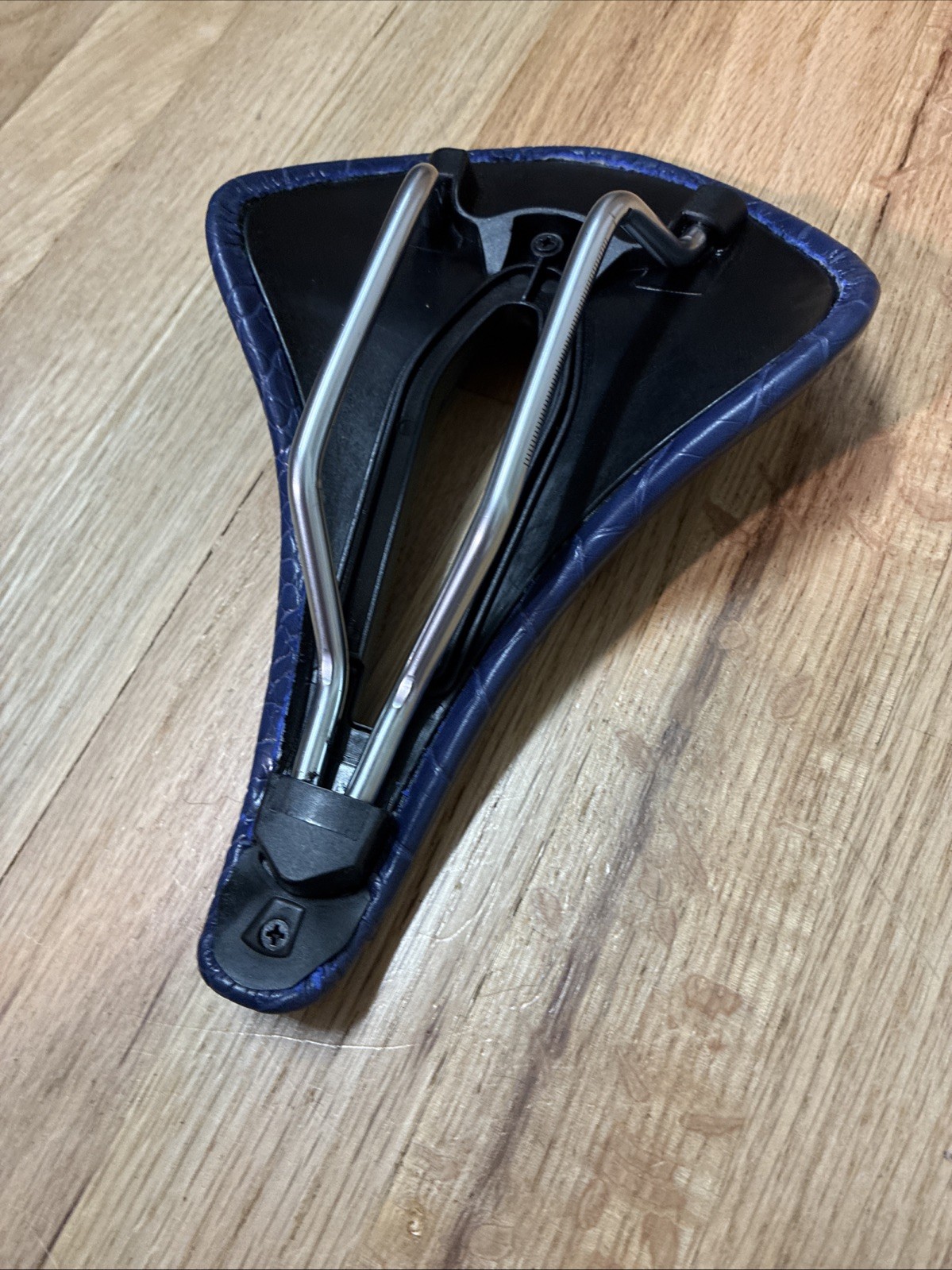 Blue leather saddle 160mm x 250mm road gravel mountain bike seat short power