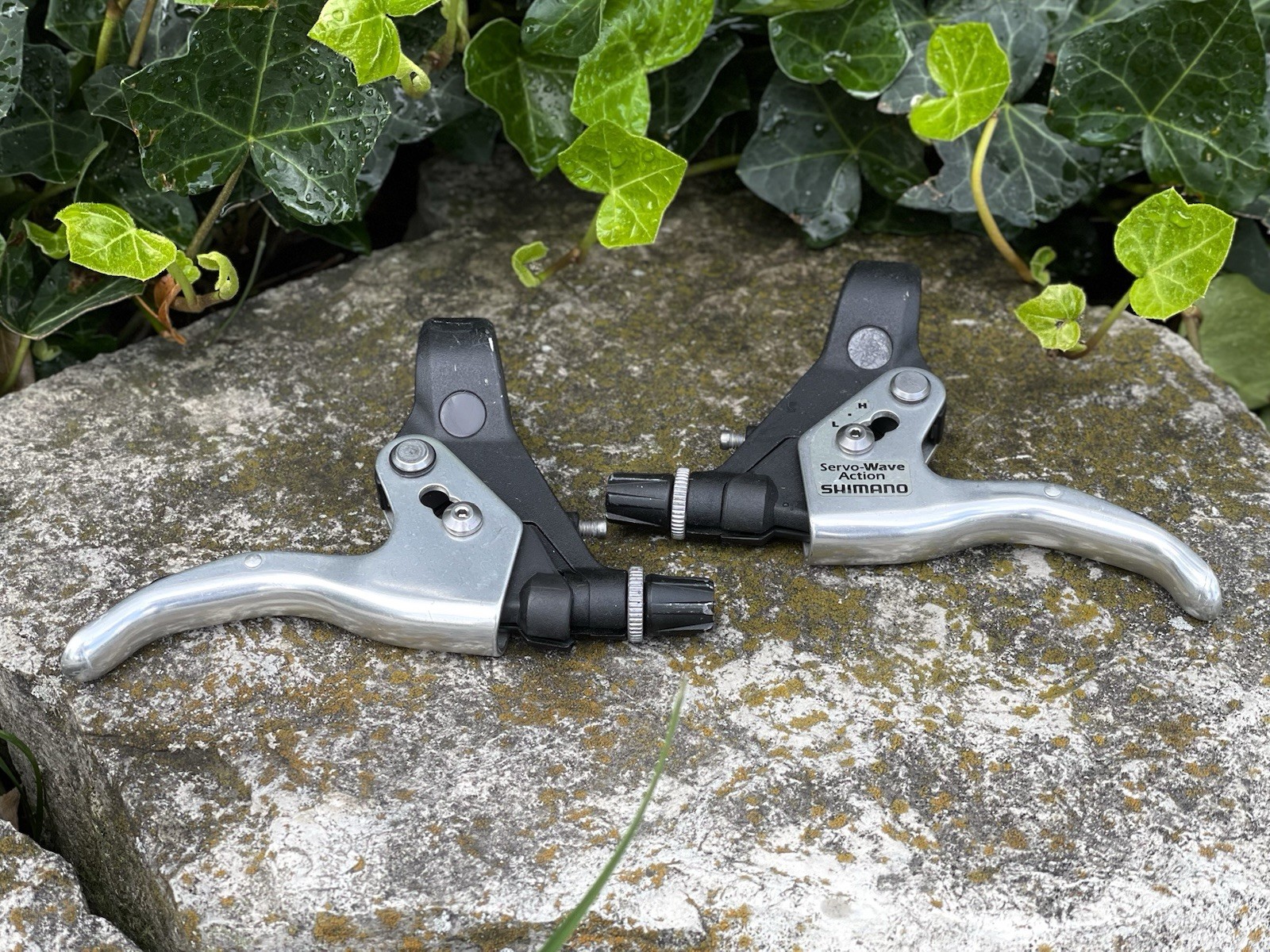 Shimano Servo Wave Brake Levers – BL-M600 – Canti or V Brake Compatible