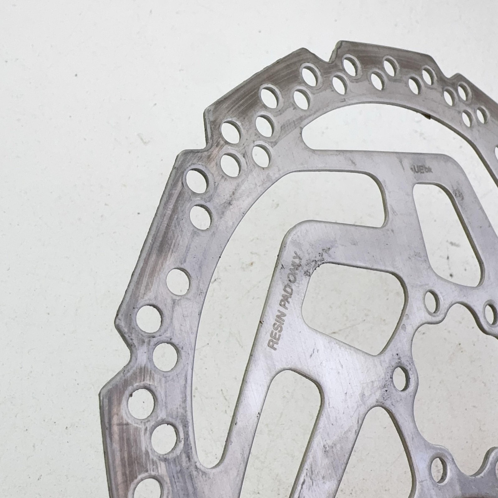 Shimano SM-RT26-M Disc Brake Rotor 180mm 6-Bolt Silver Resin Pad Only A15