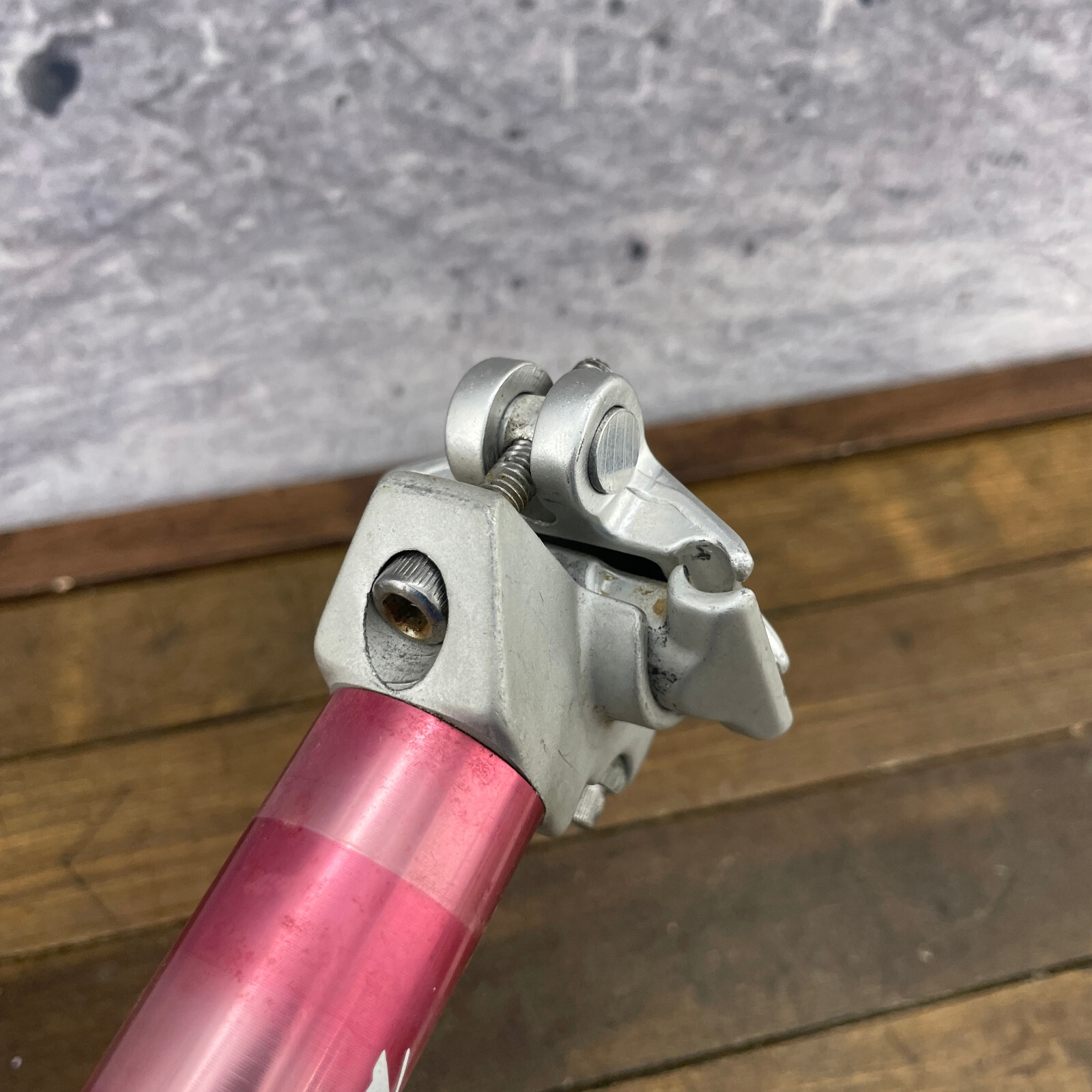 Vintage Cuda Seatpost 27.2 mm Red Barracuda 2 Bolt 350 mm Vintage 90s MTB Faded