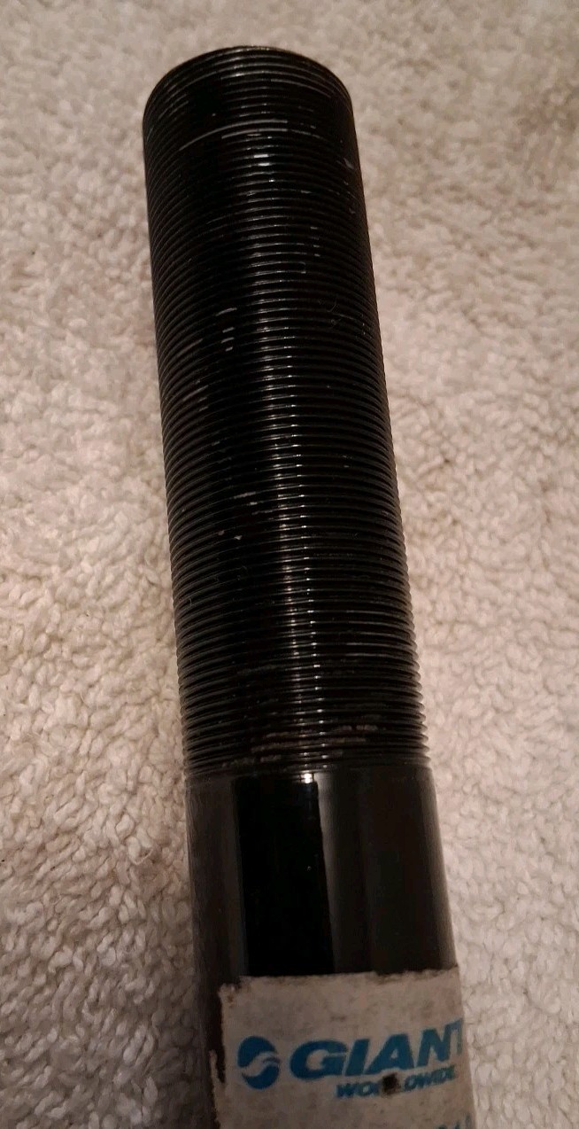 Giant Brand 700c Universal CRMO. Black Taiwan Fork 1″ X 7″ Threaded Gloss Black