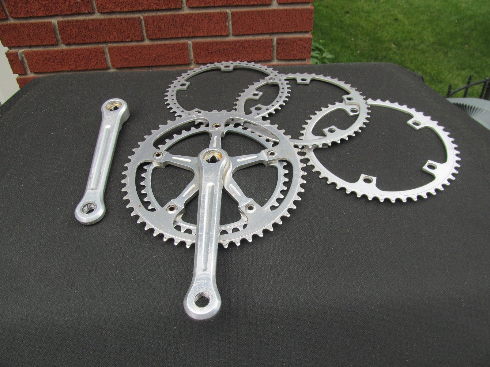 Campagnolo Nuovo Record Crankset 170mm 52-42 with 3 extra Chainrings – Used