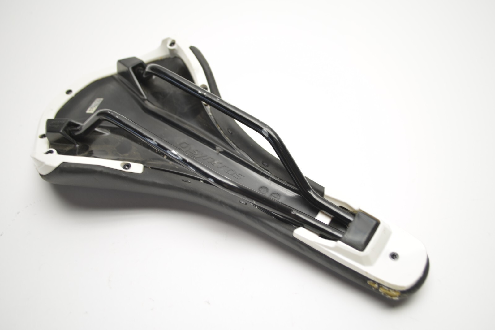 SYNCROS ERGOPTIMIZED MENS ROAD BICYCLE COMFORT SEAT SADDLE 285 MM X 137 MM