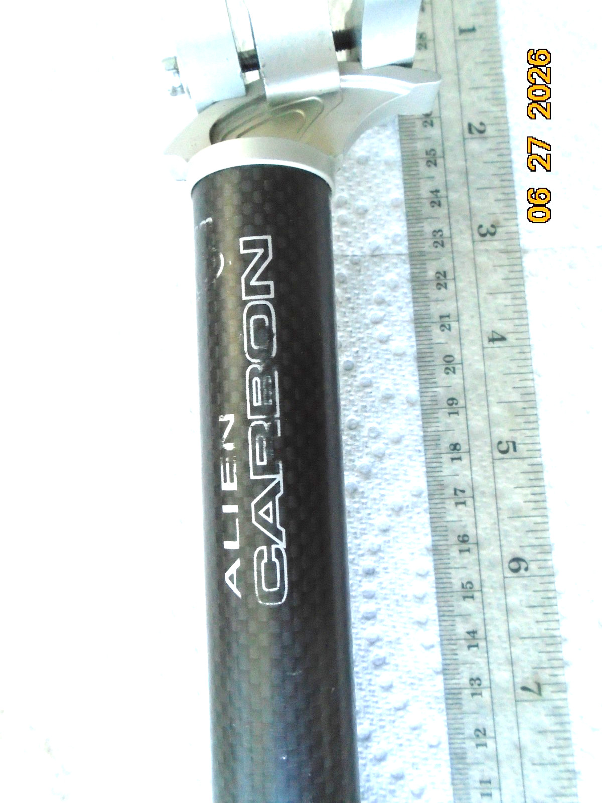 USE Alien Carbon Seatpost, 27.2 mm, 240 mm, Black