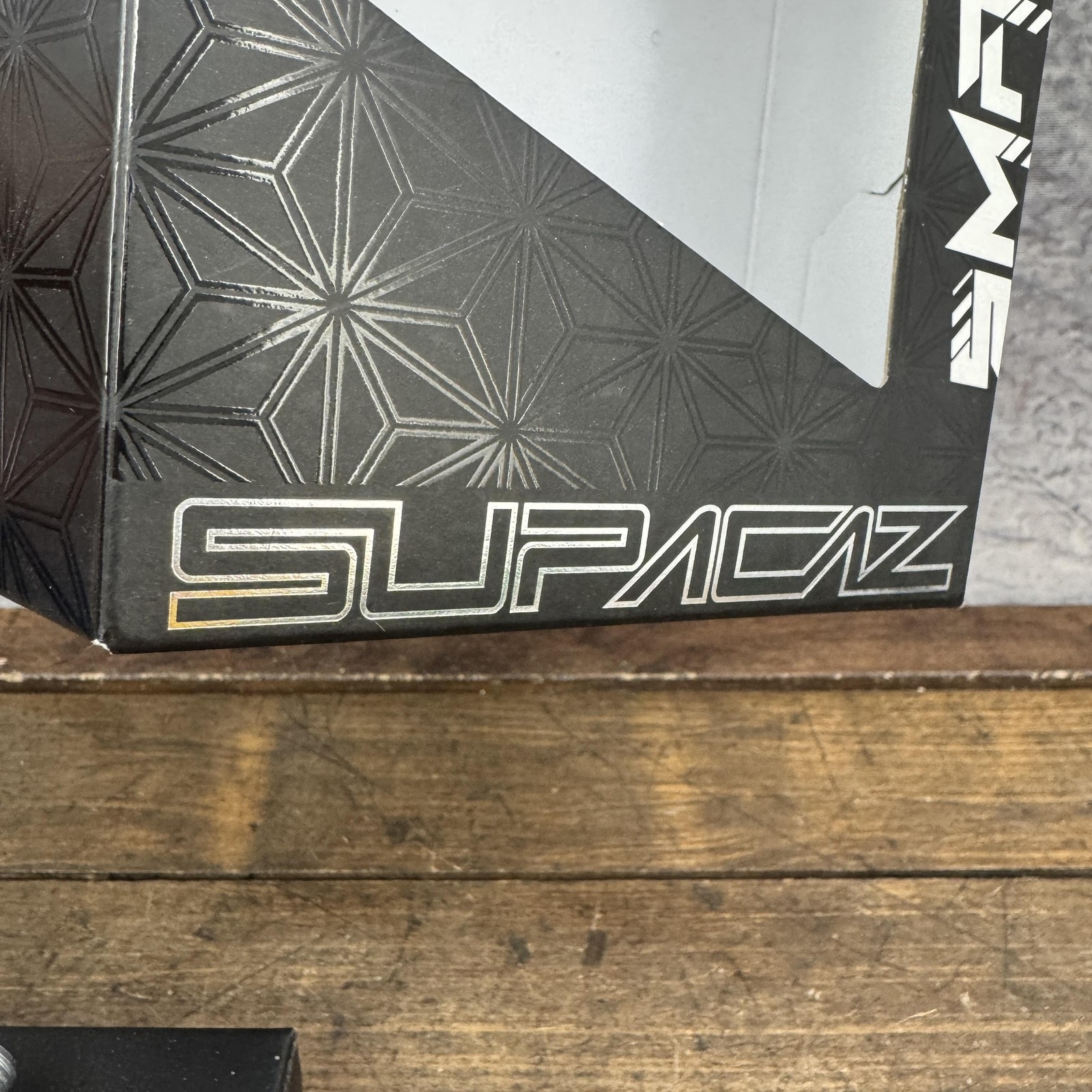 Supacaz Smash Flat Platform Bike Pedals 9/16 Red Composite Pair Pair 2 Pedals