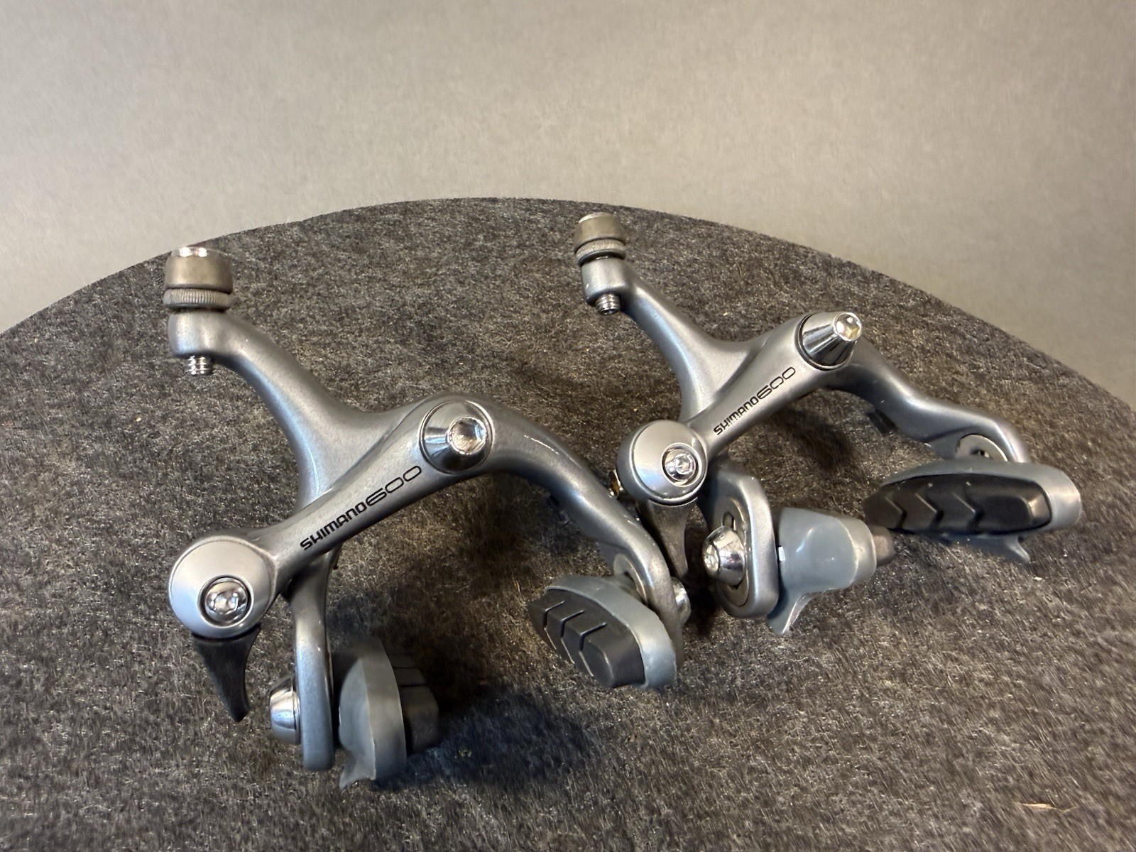 New-Old-Stock Shimano 600/Ultegra Brake Caliper Set…BR-6400.