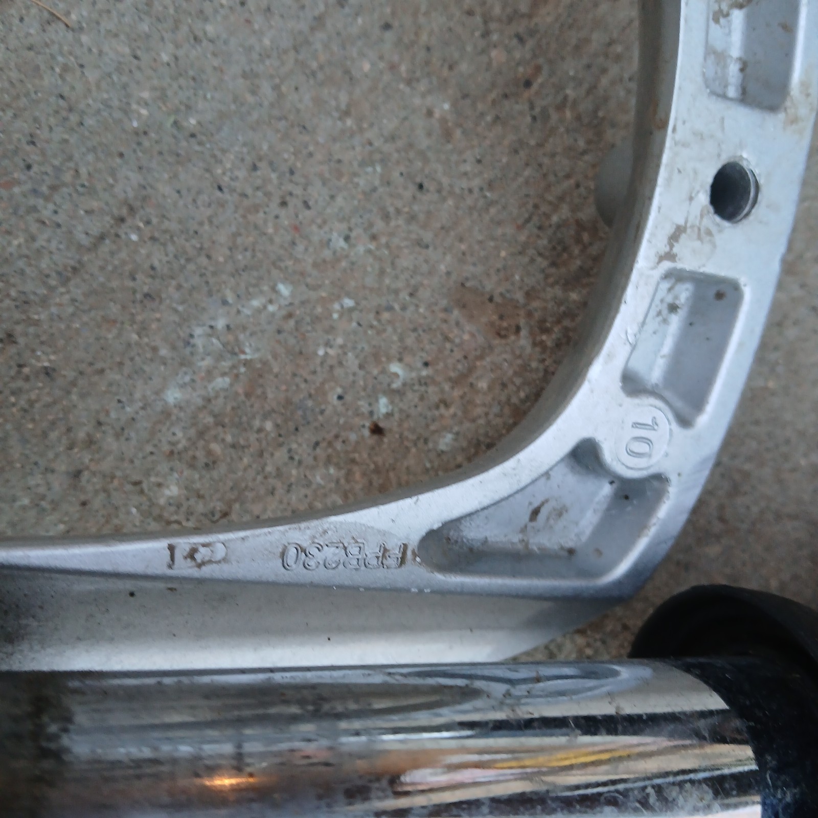 SR Suntour Suspension Fork 24.5” SF11-XCT-JR-24 from a Specialized Hotrock