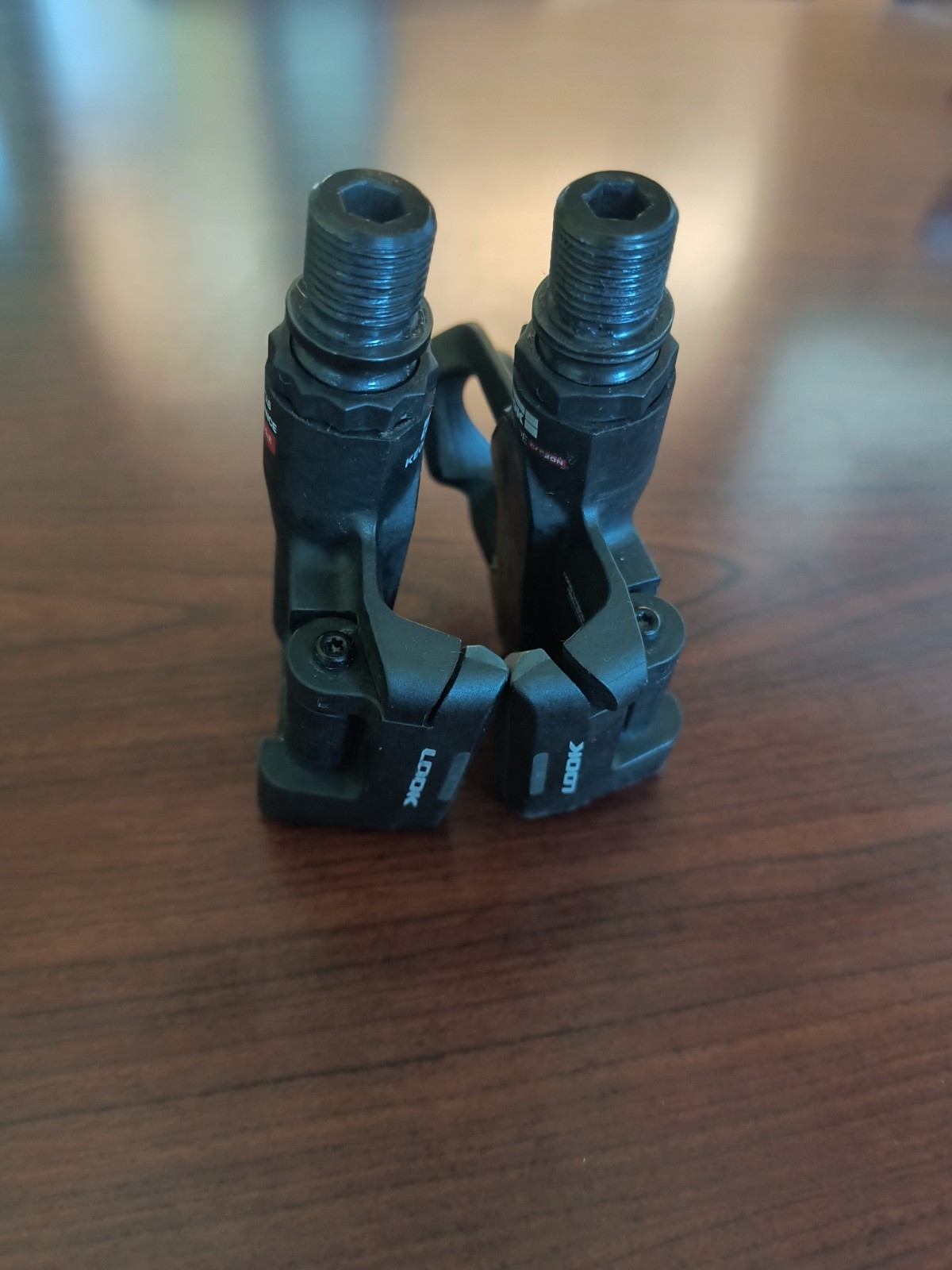 Look Keo Blade Carbon Clipless Road Pedals, 9/16″, Ti Axels, with New Cleats