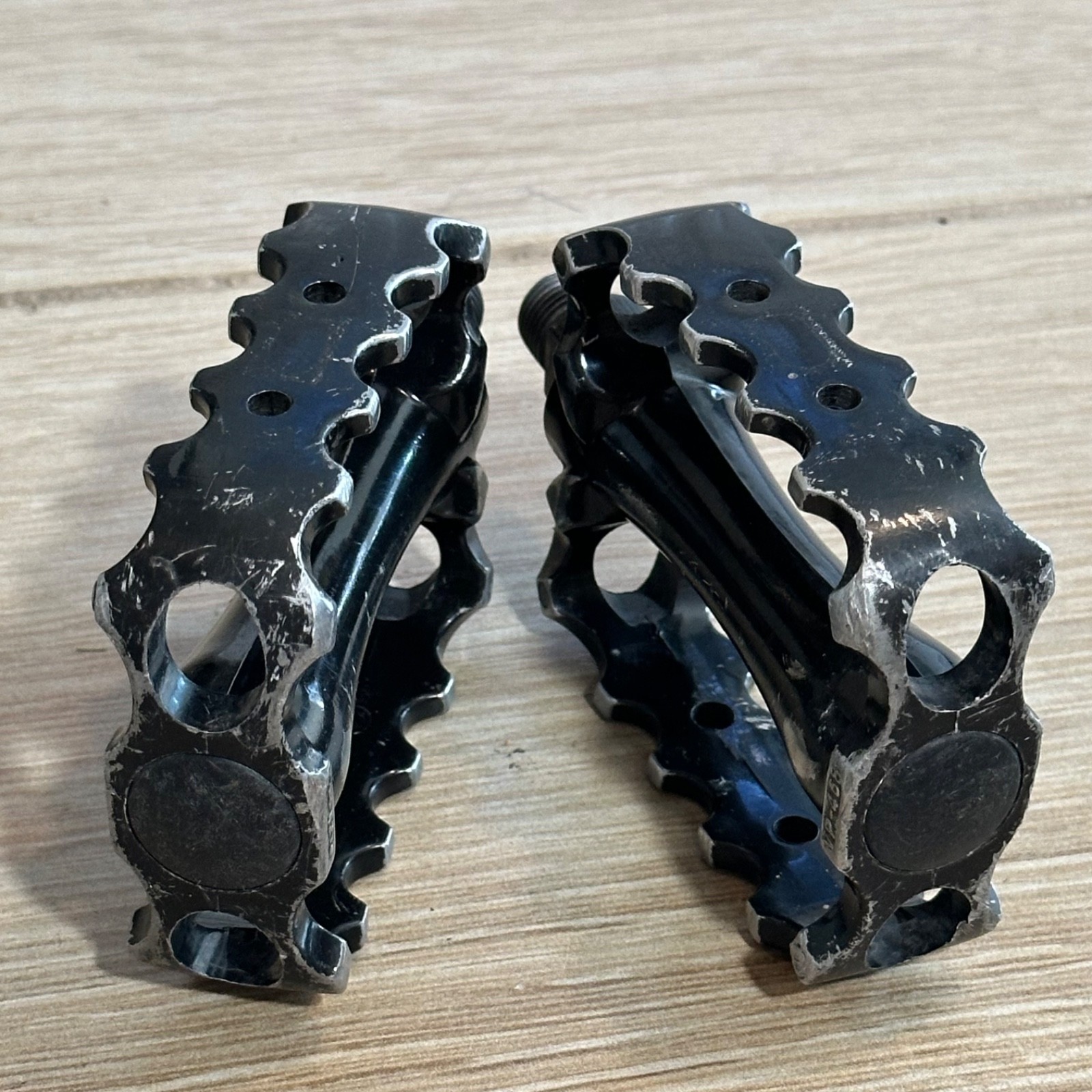 VP-468 K218 Black 9/16in Old Mid School Vintage Pedals