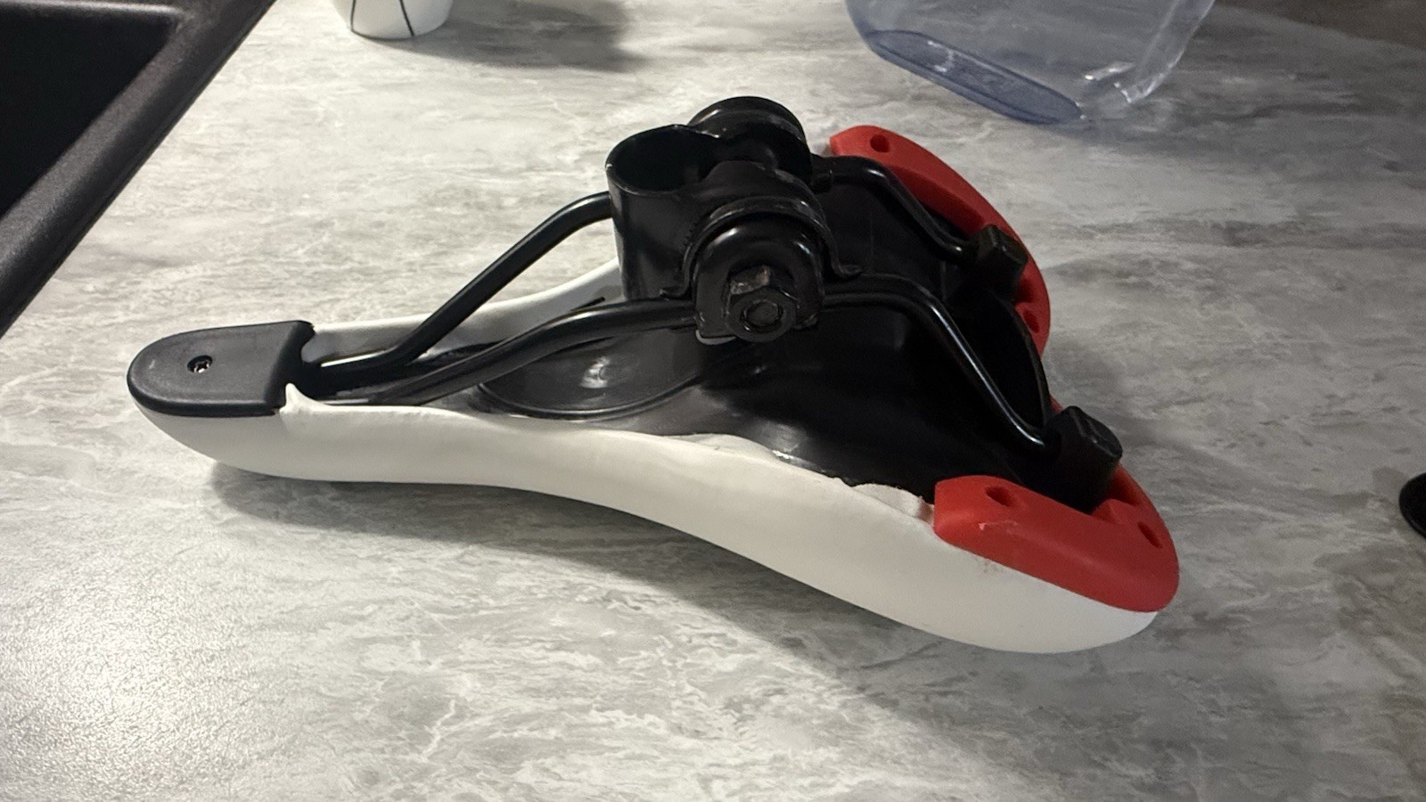 Comfort Hybrid Bike Saddle 250/140mm White Cruiser Touring Road w/Red Accent