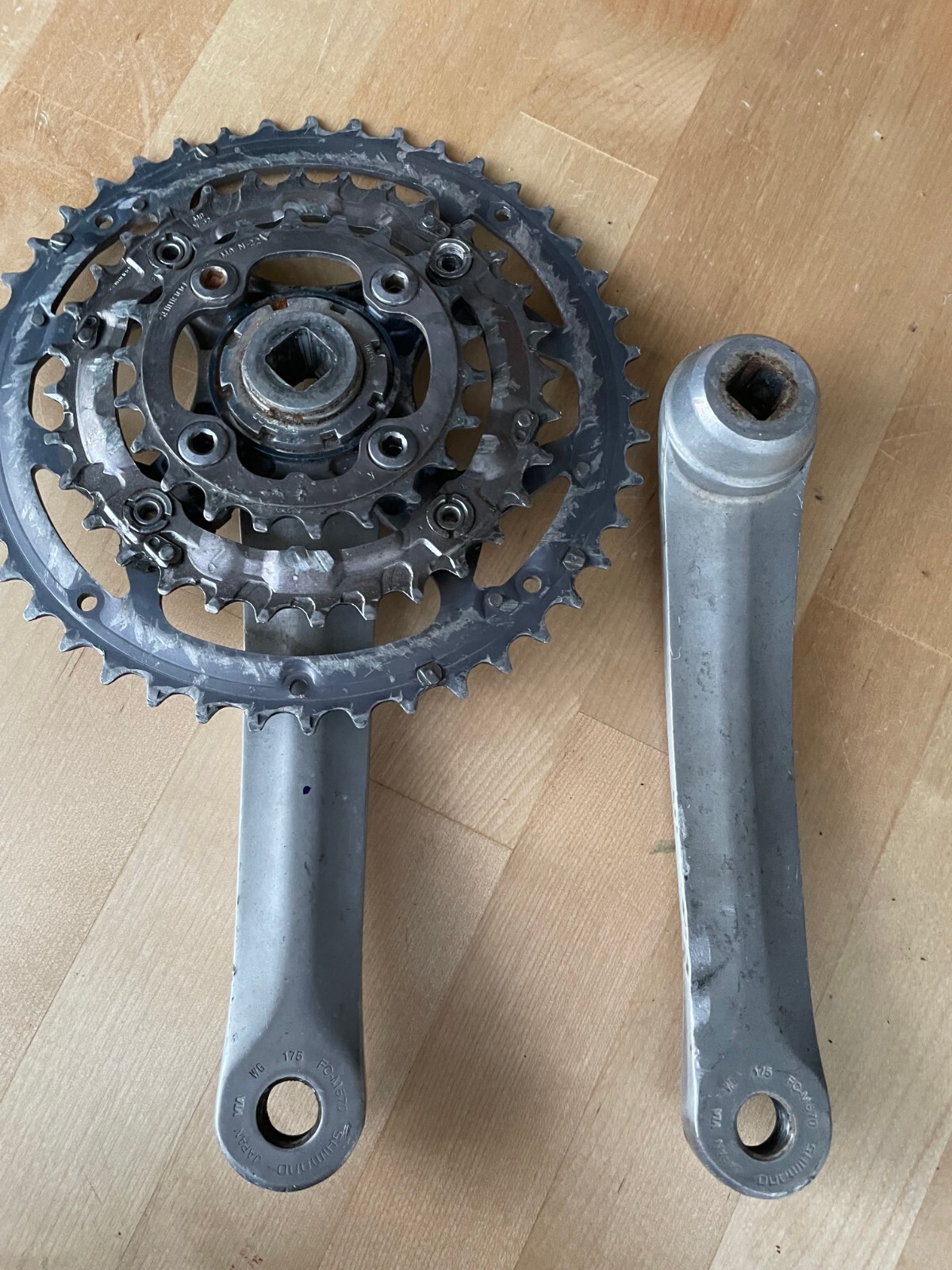 Shimano Deore LX FC-M570 Crankset 175mm 44/32/22t 104/64mm BCD Sq. Taper w/Bolts