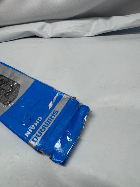 Shimano Chain 12 Speed CN-M8100L *New-Box Damage