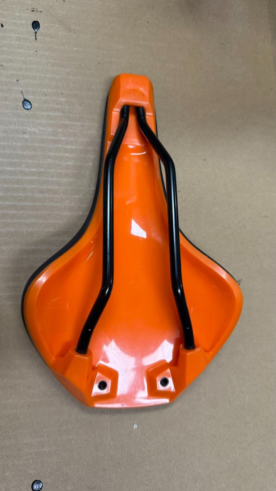Venec MTB Saddle Orange/Black Steel rail 140mm x 245mm